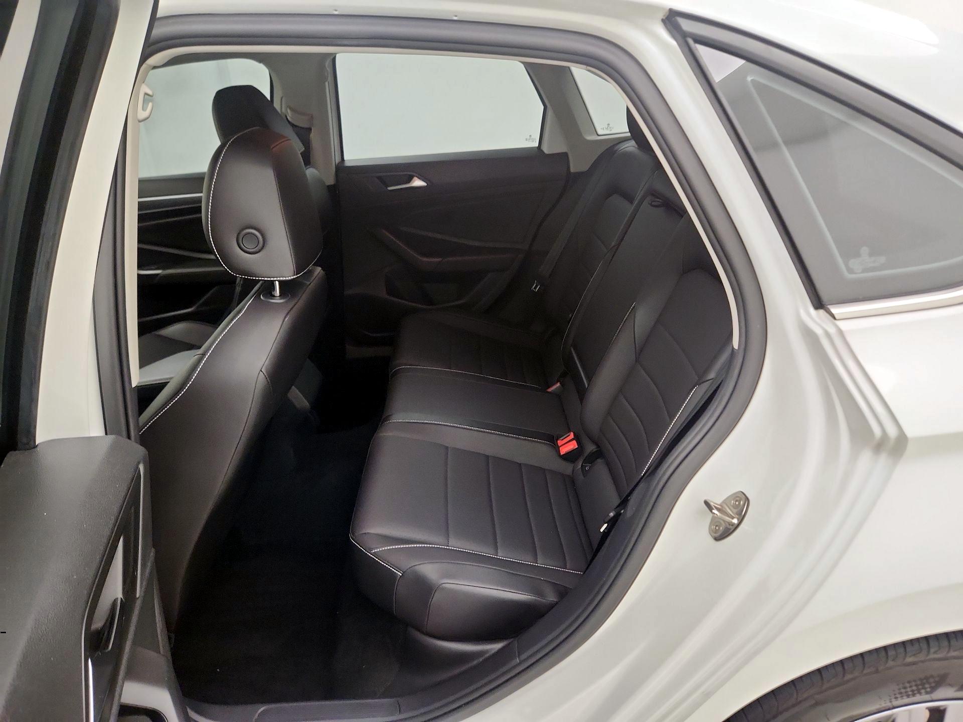 Thumbnail: 2023 Volkswagen Jetta - 20