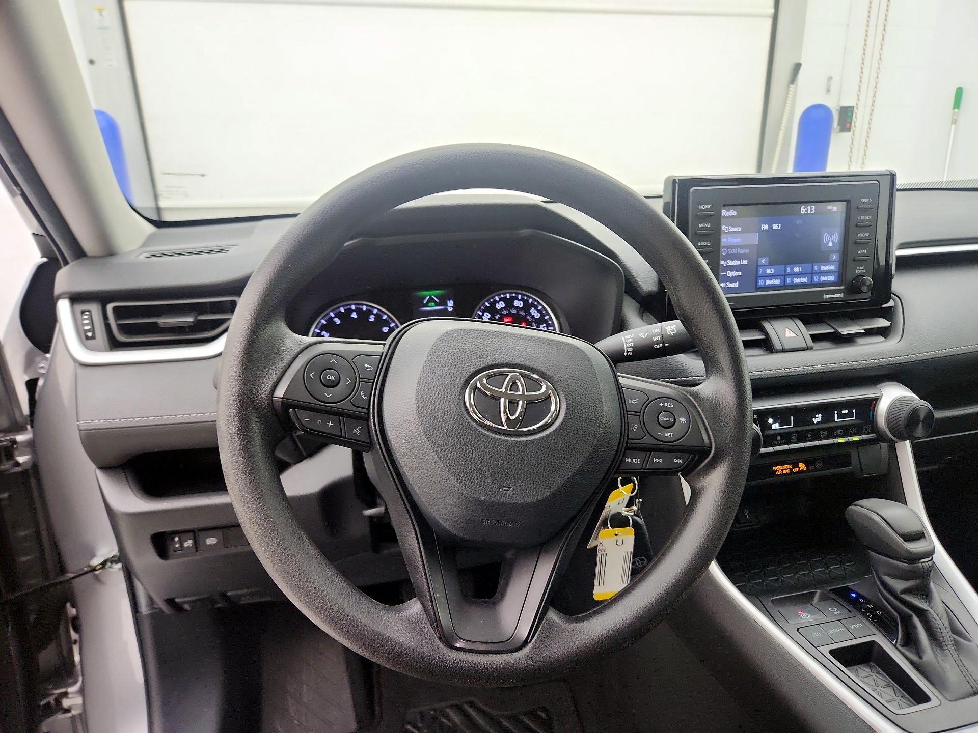 Thumbnail: 2022 Toyota RAV4 - 10