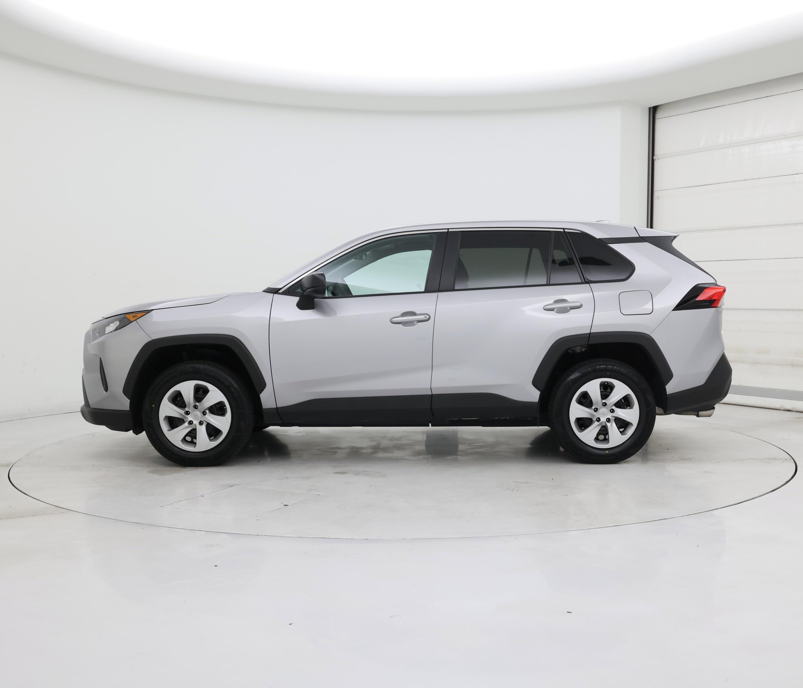 Thumbnail: 2022 Toyota RAV4 - 3