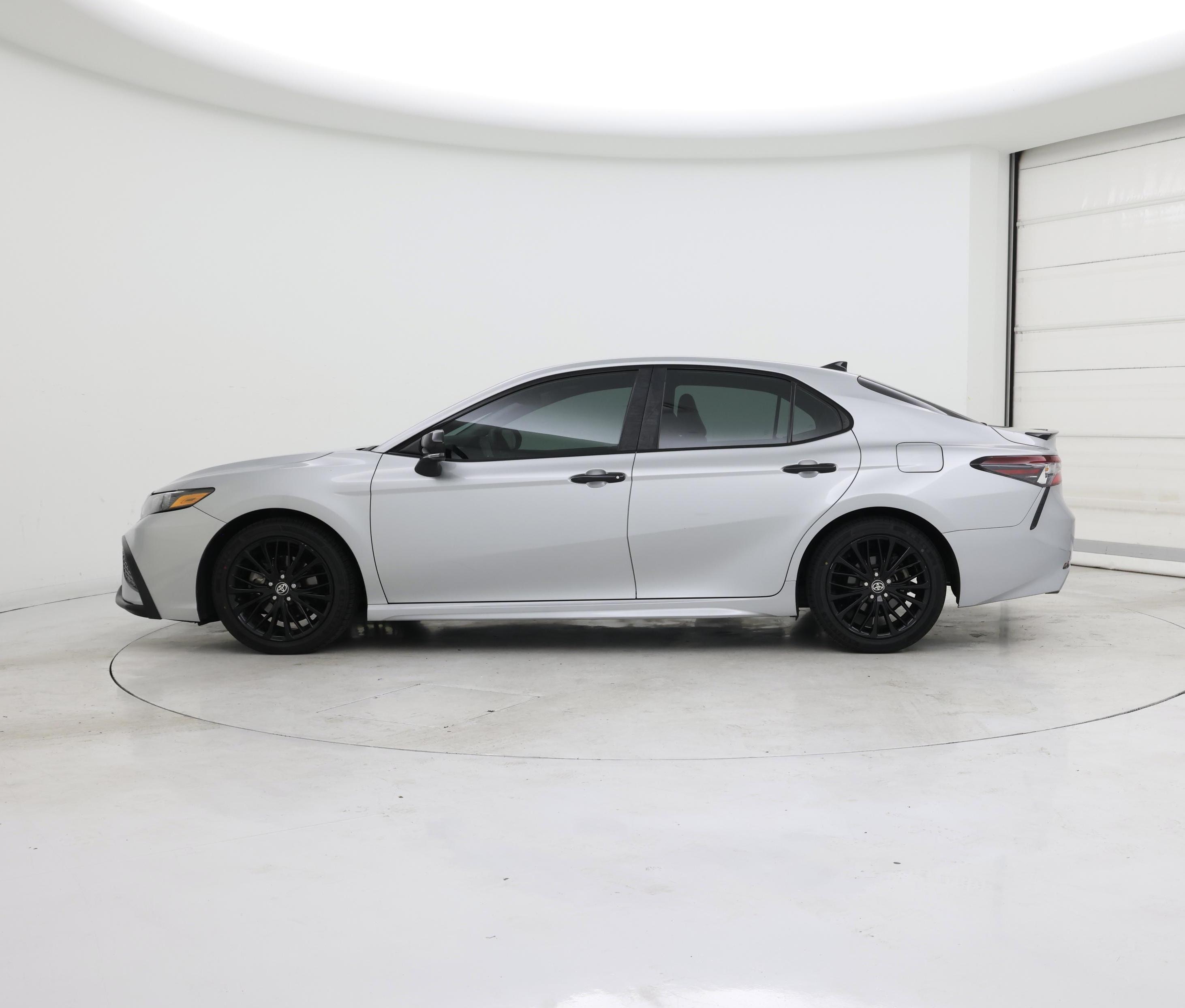 Thumbnail: 2022 Toyota Camry - 3