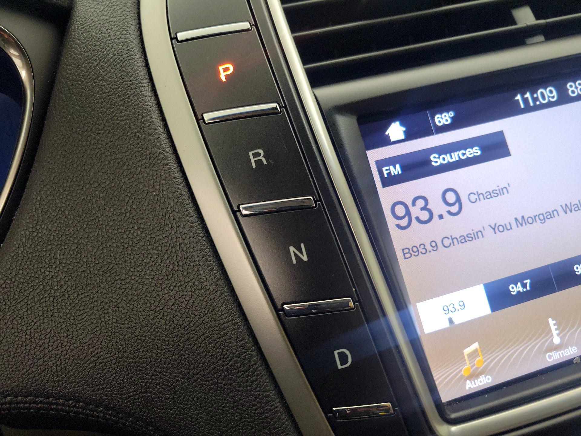 Thumbnail: 2019 Lincoln Nautilus - 17