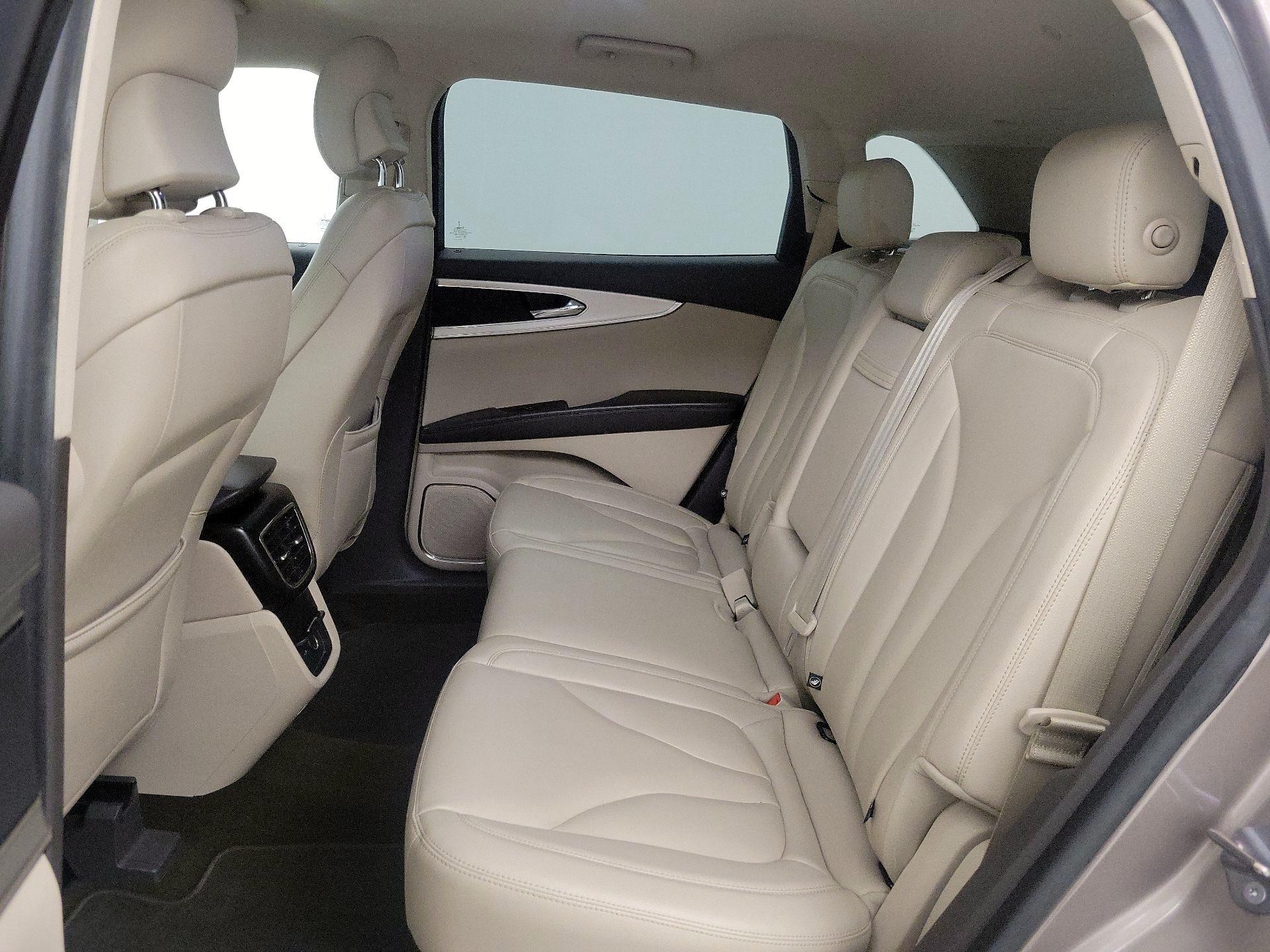Thumbnail: 2019 Lincoln Nautilus - 19