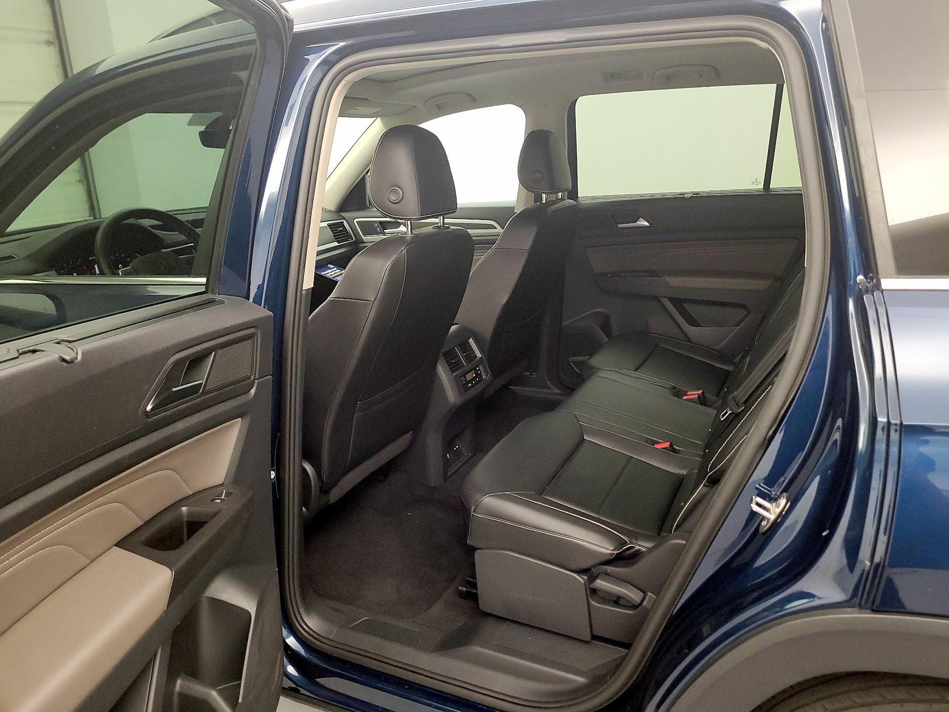 Thumbnail: 2023 Volkswagen Atlas - 18