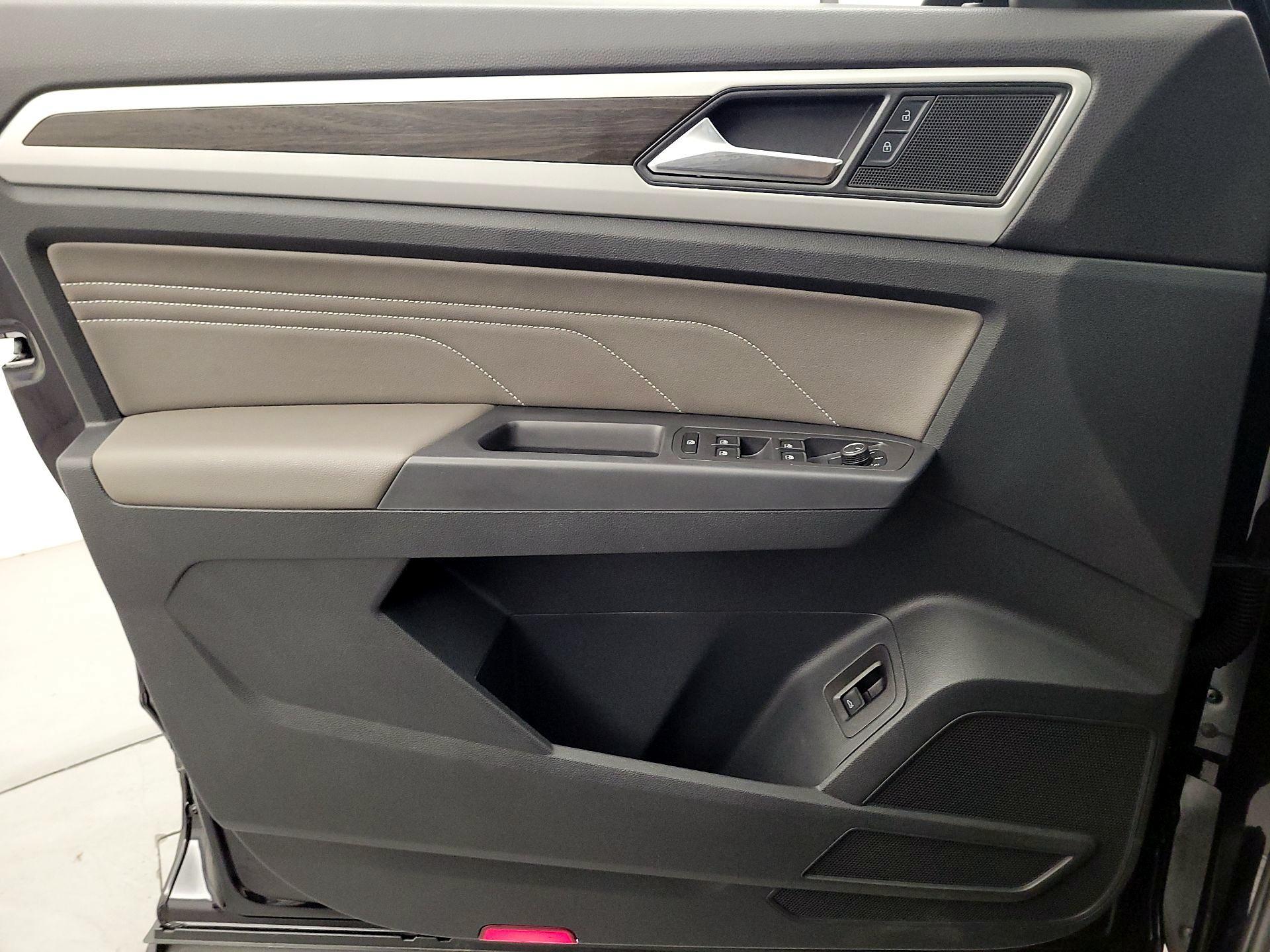 Thumbnail: 2021 Volkswagen Atlas - 12
