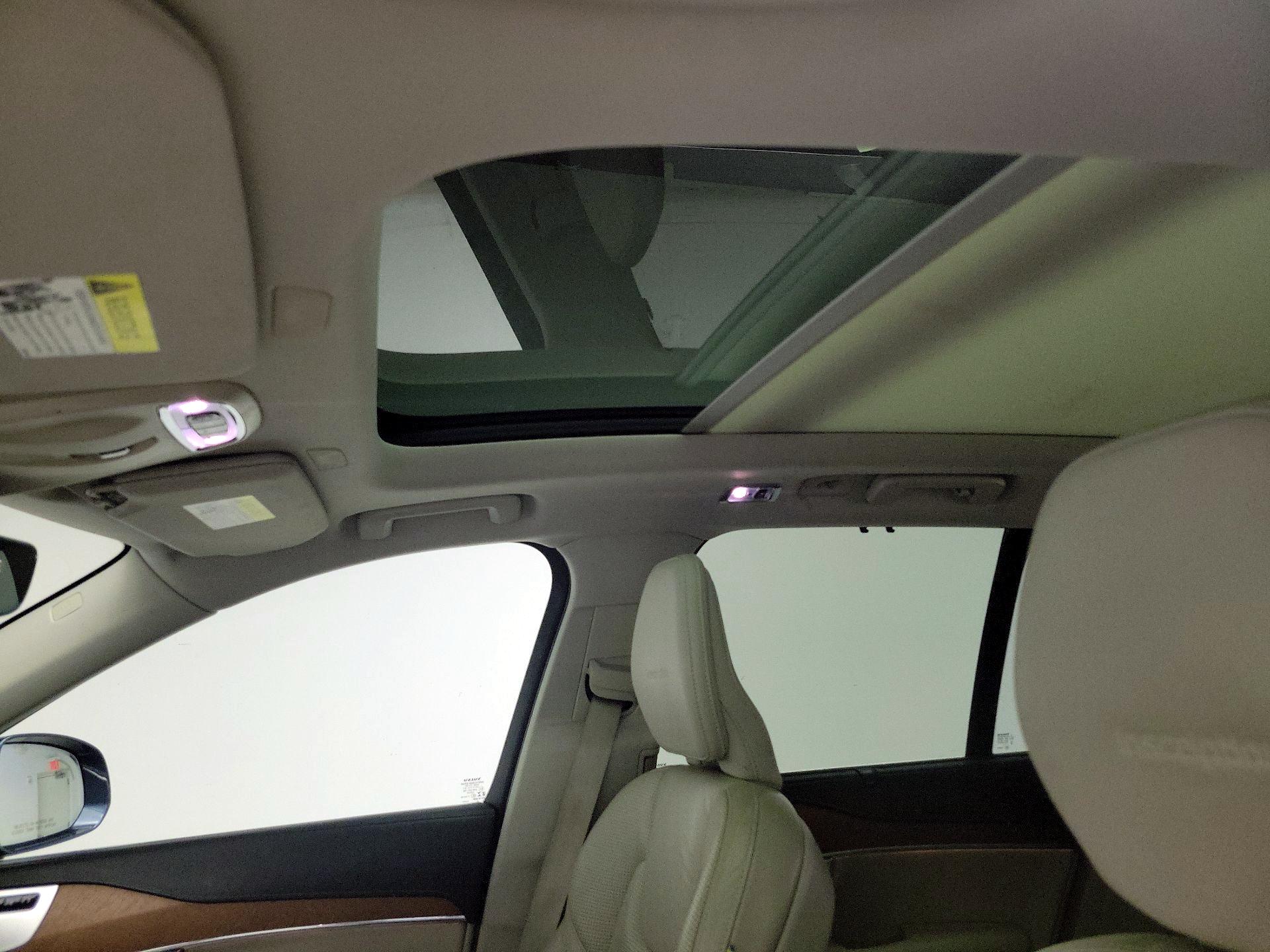 Thumbnail: 2019 Volvo XC90 - 19