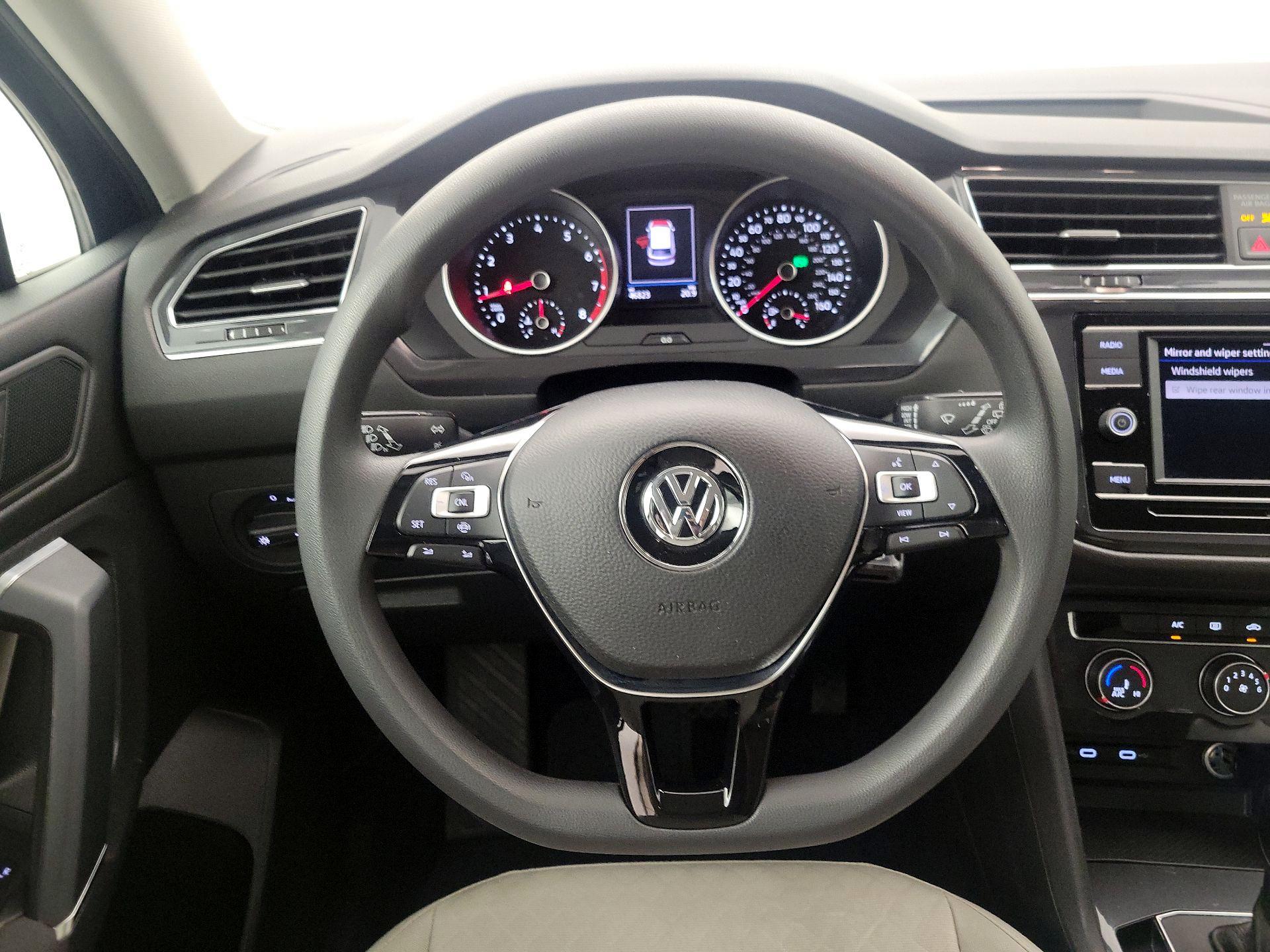 Thumbnail: 2020 Volkswagen Tiguan - 10