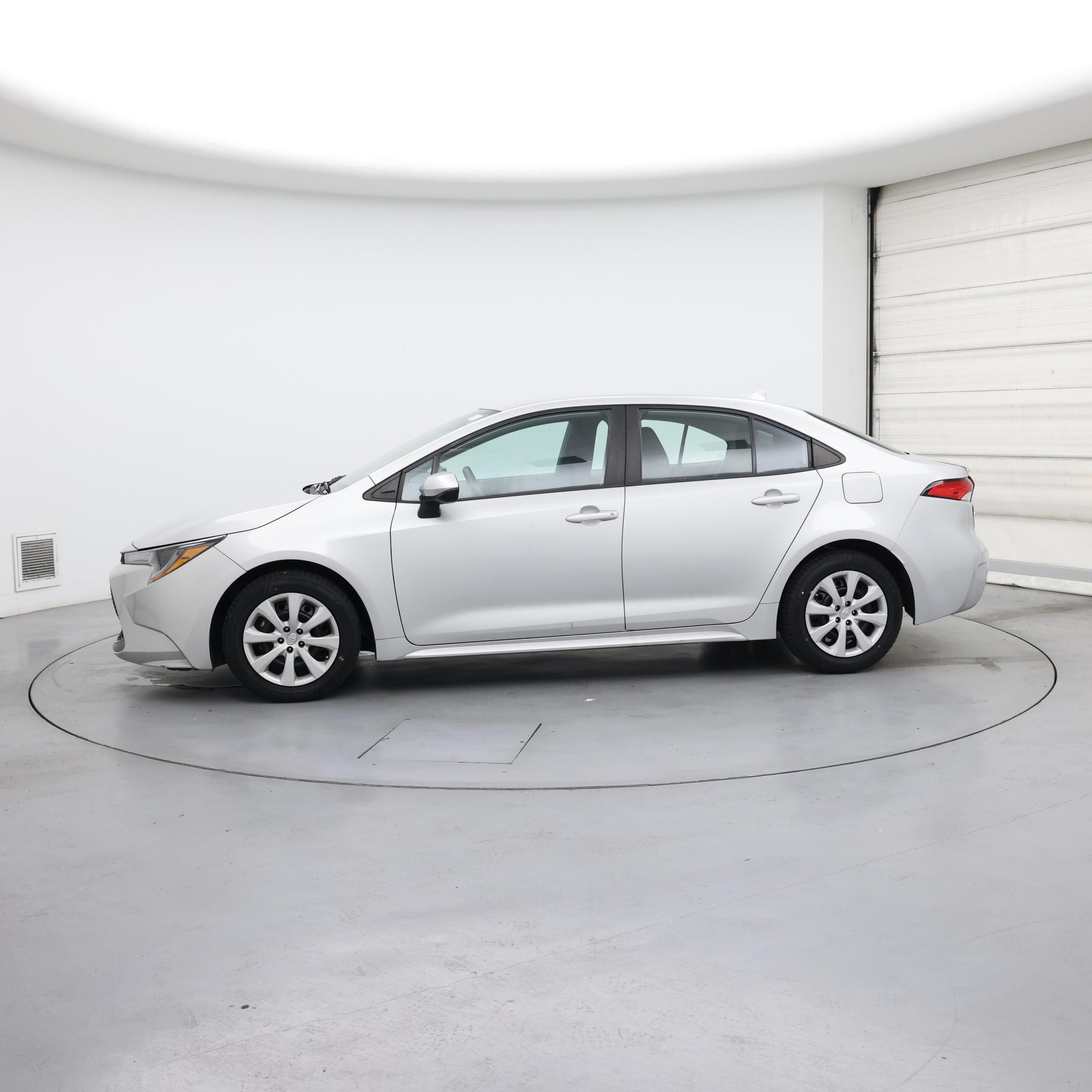 Thumbnail: 2022 Toyota Corolla - 3