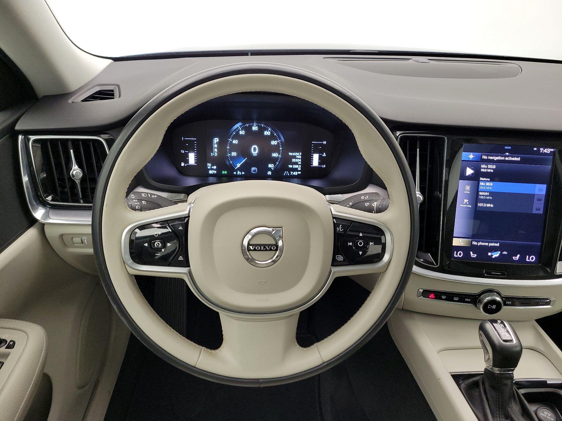 Thumbnail: 2019 Volvo S60 - 10