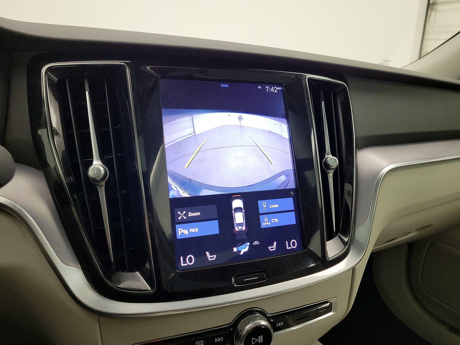 Thumbnail: 2019 Volvo S60 - 14