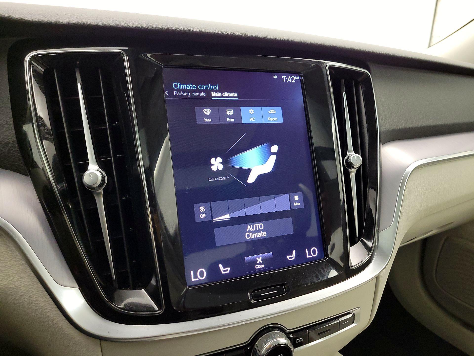 Thumbnail: 2019 Volvo S60 - 16