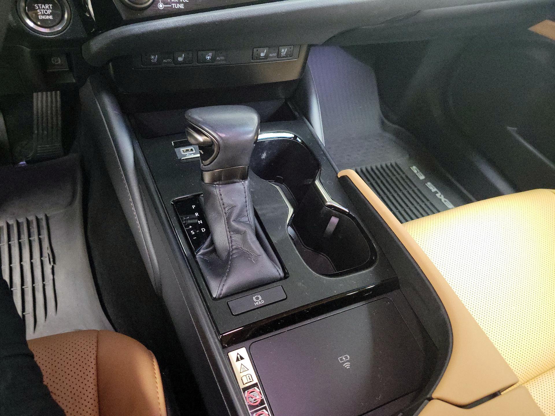 Thumbnail: 2023 Lexus ES - 17