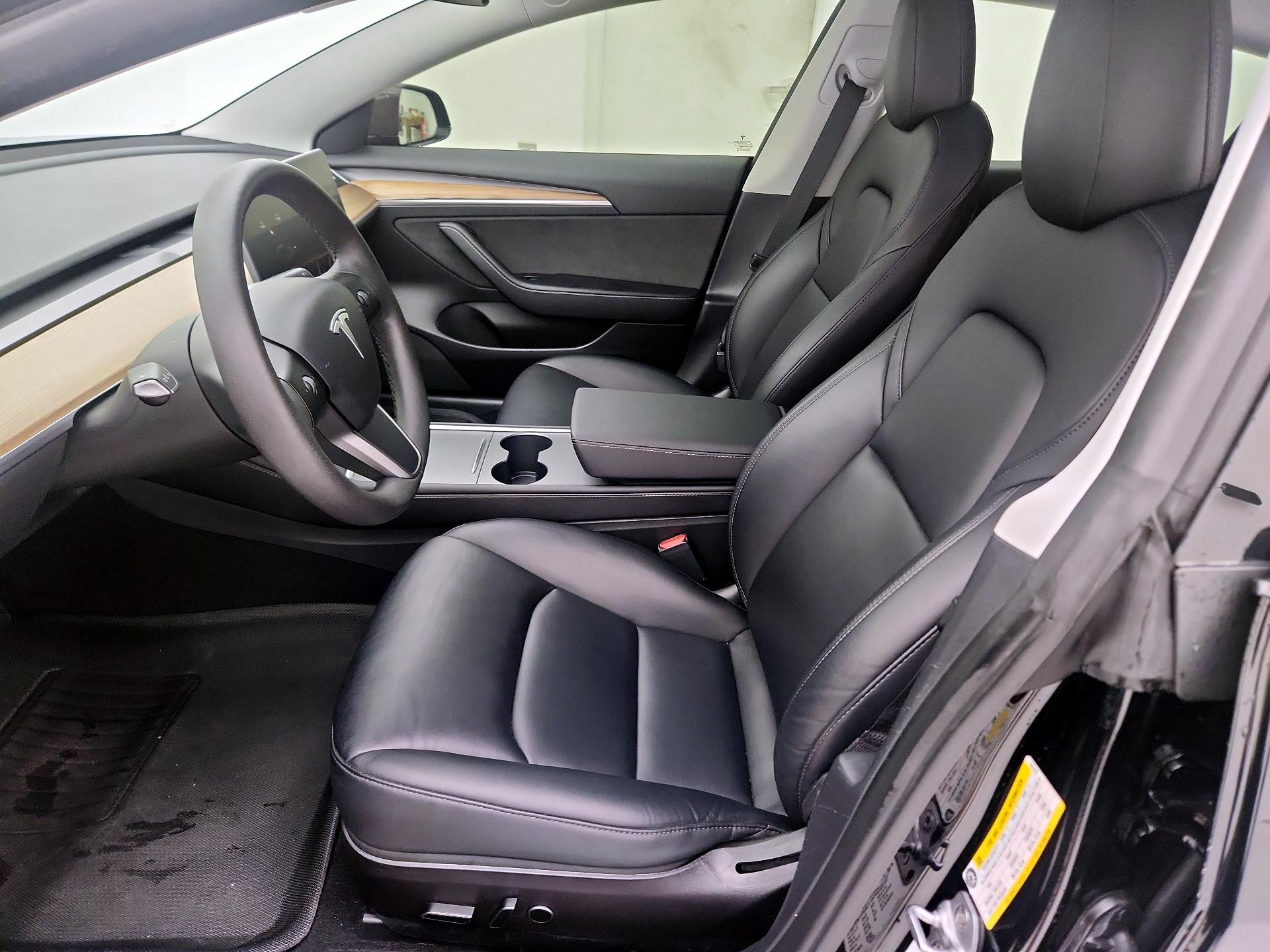 Thumbnail: 2022 Tesla Model 3 - 11