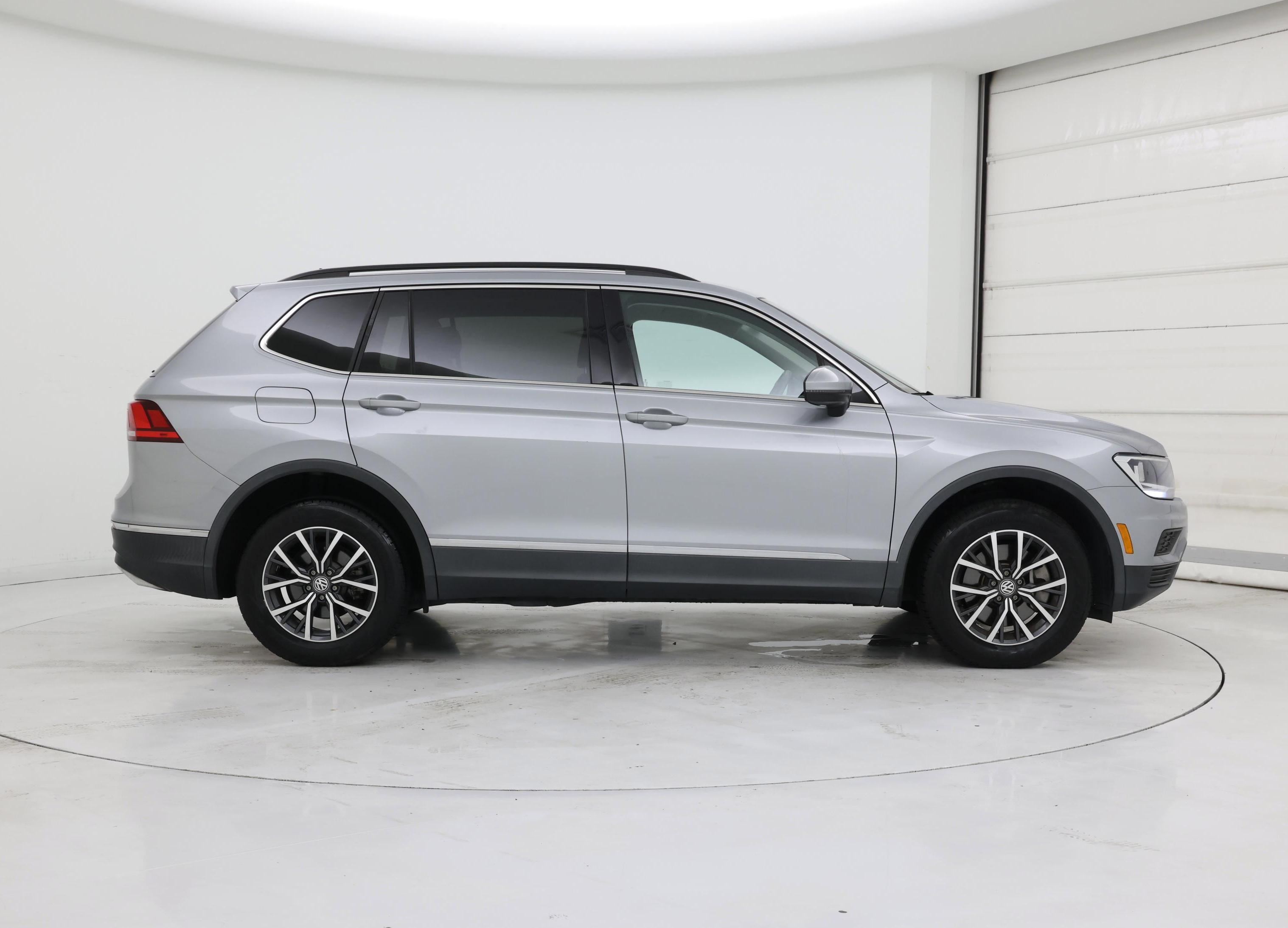Thumbnail: 2020 Volkswagen Tiguan - 7
