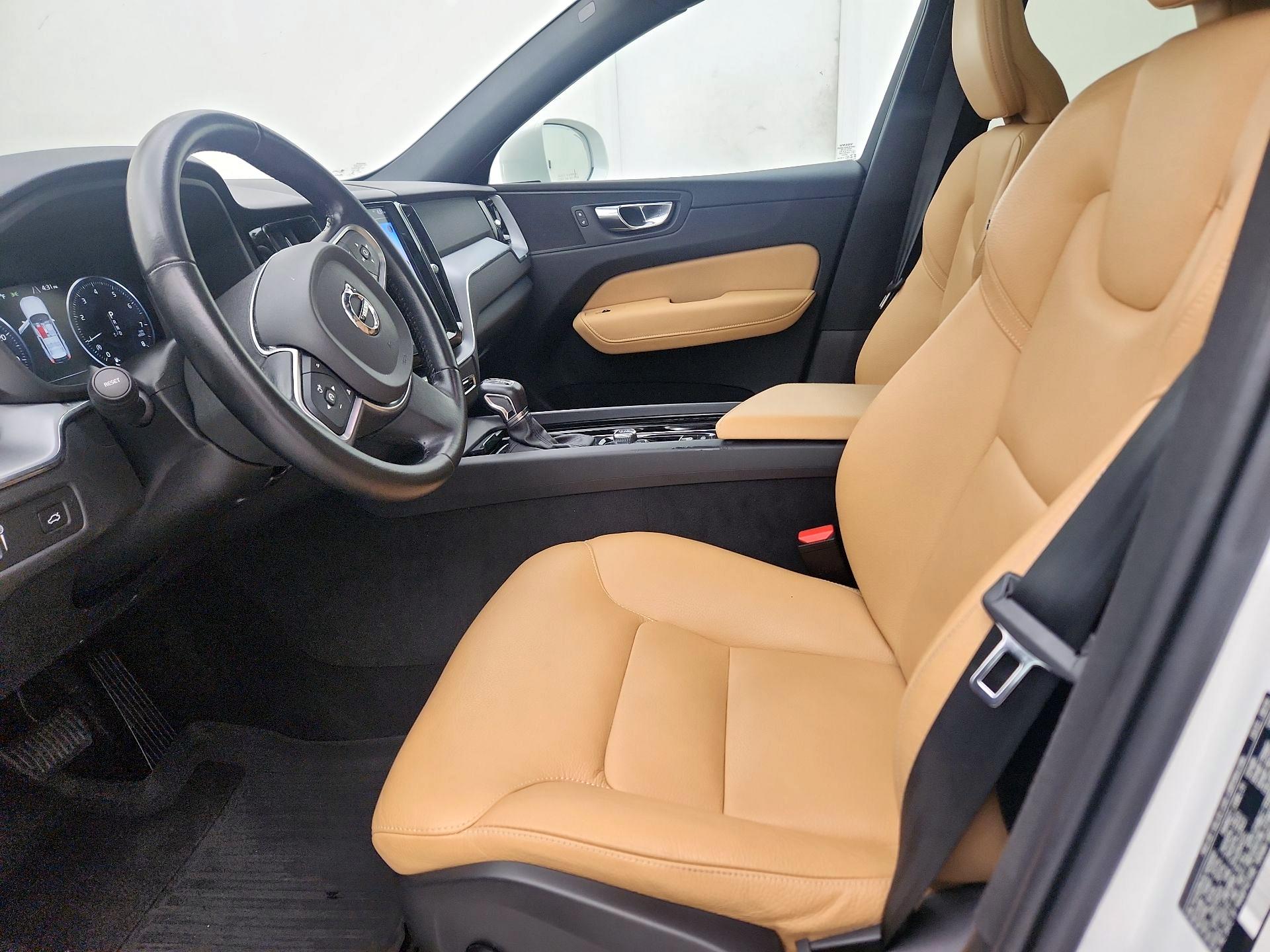 Thumbnail: 2020 Volvo XC60 - 11