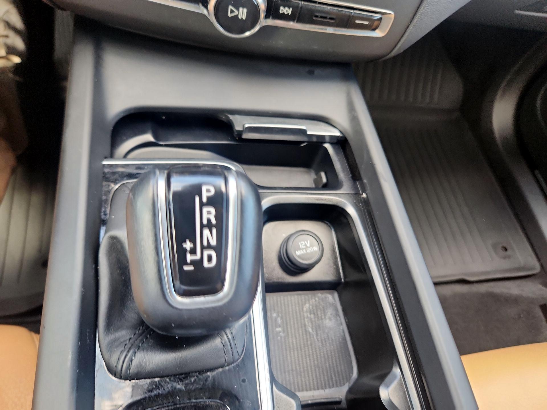 Thumbnail: 2020 Volvo XC60 - 18