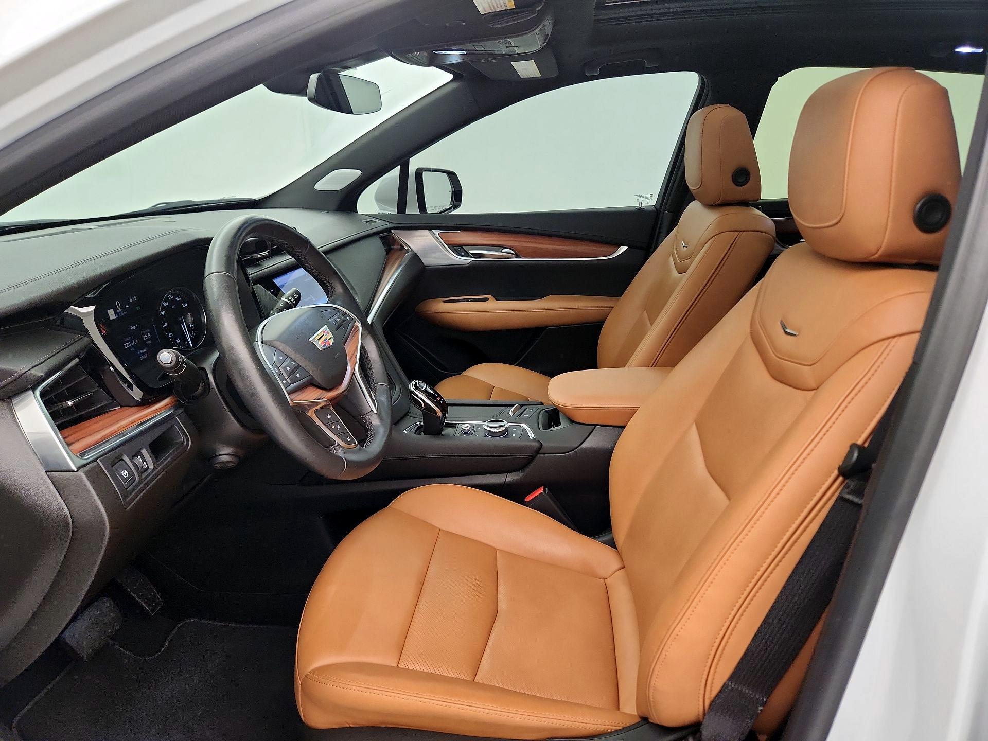 Thumbnail: 2023 Cadillac XT5 - 11