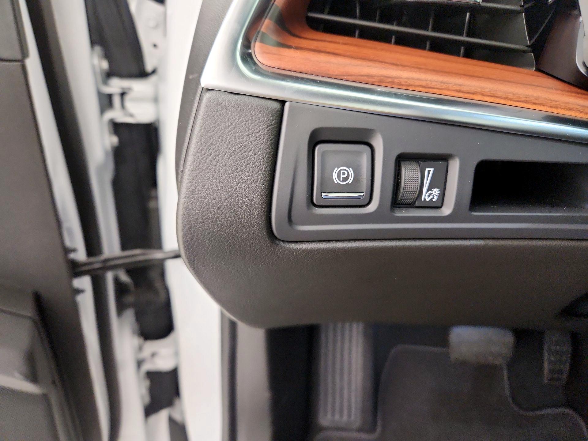 Thumbnail: 2023 Cadillac XT5 - 13