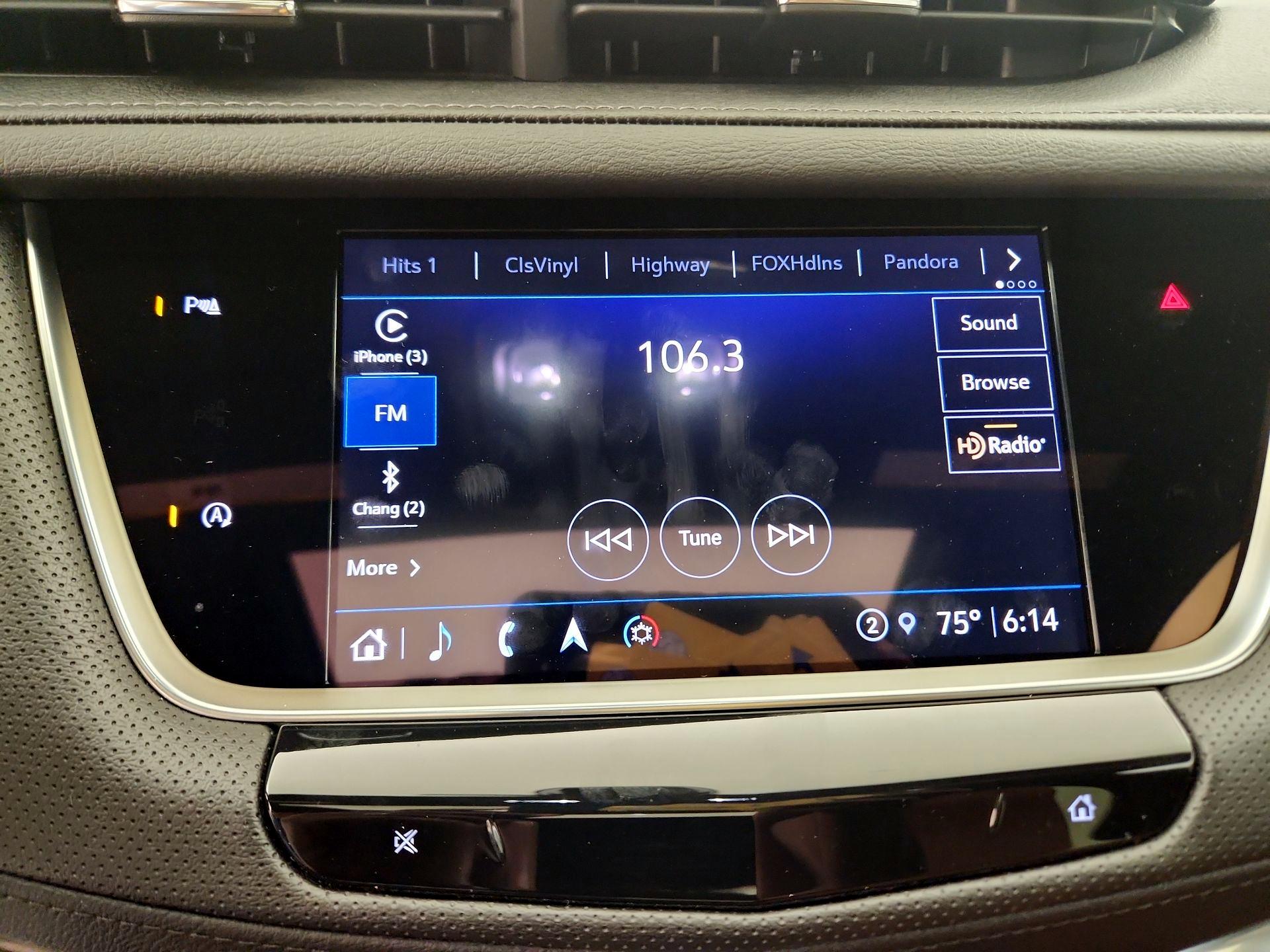 Thumbnail: 2023 Cadillac XT5 - 16