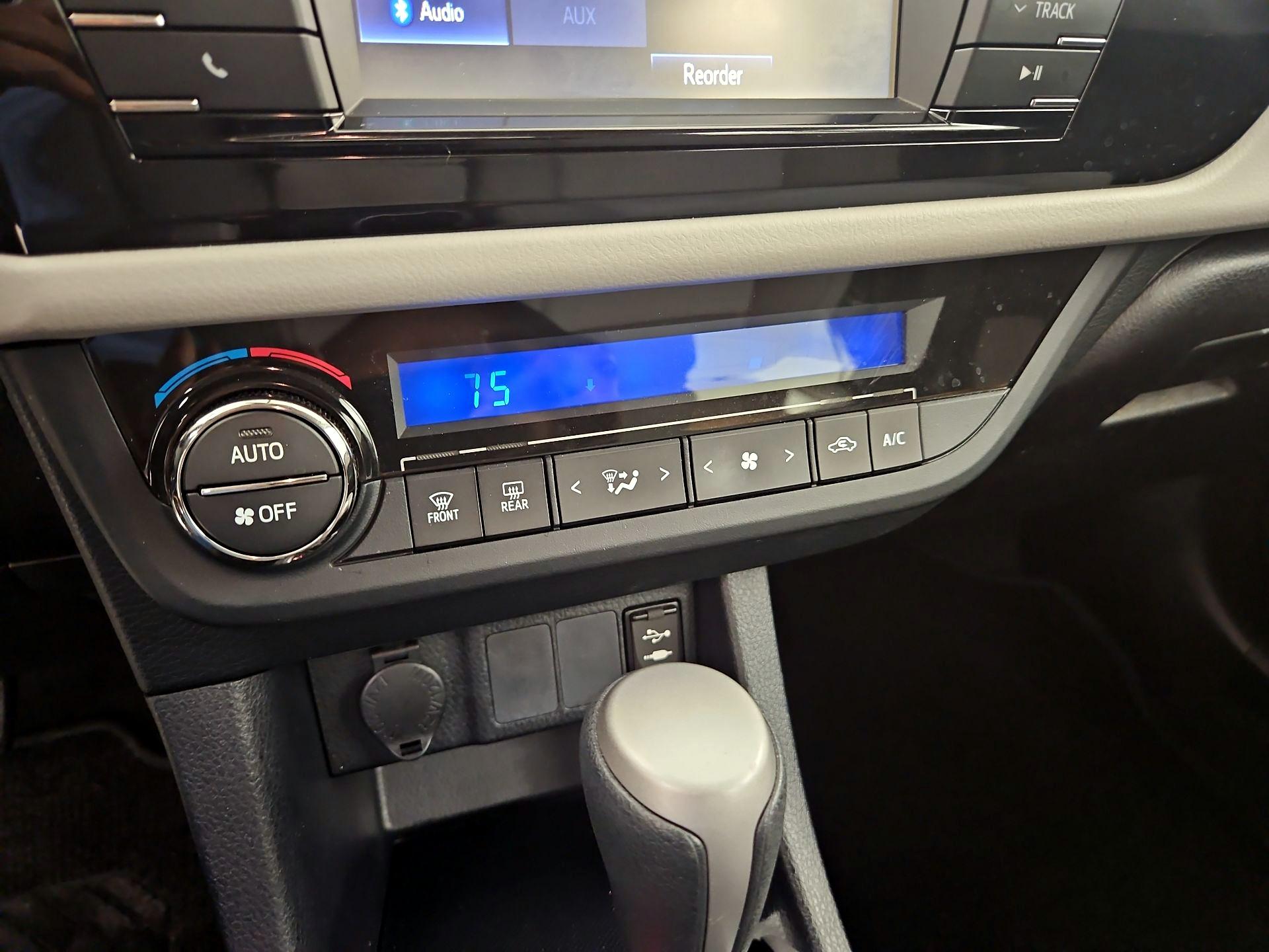 Thumbnail: 2016 Toyota Corolla - 16