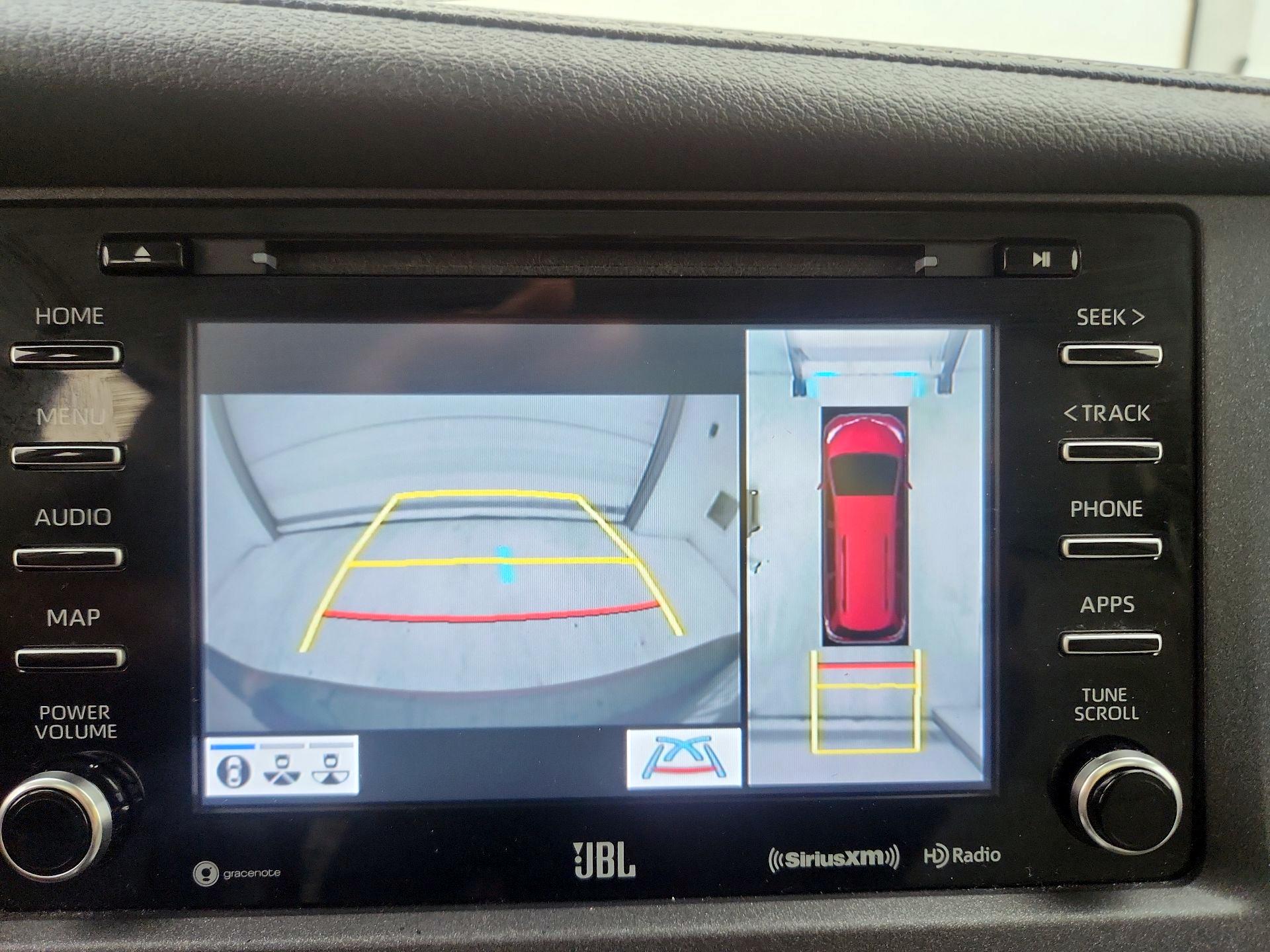 Thumbnail: 2020 Toyota Sienna - 15