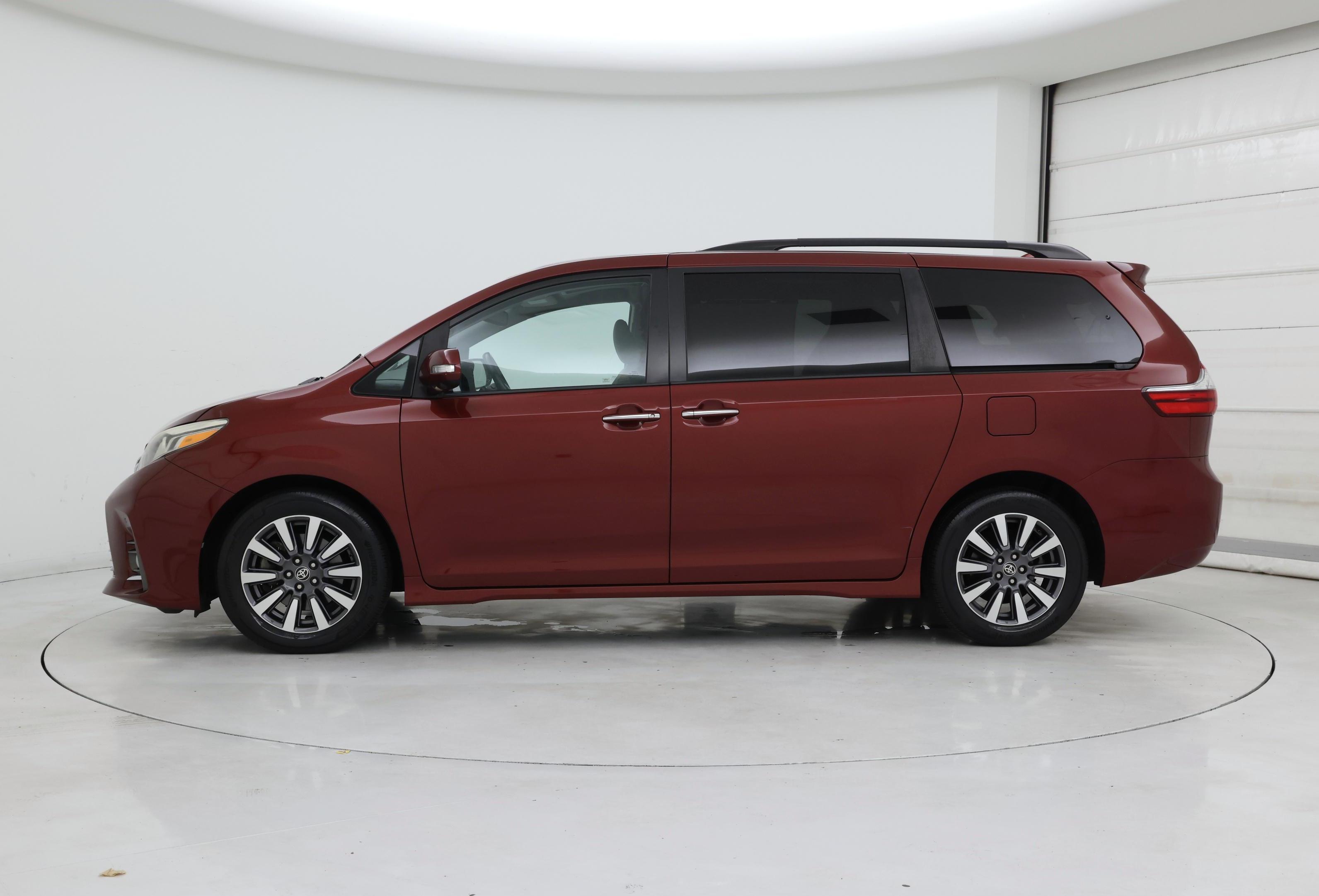 Thumbnail: 2020 Toyota Sienna - 3