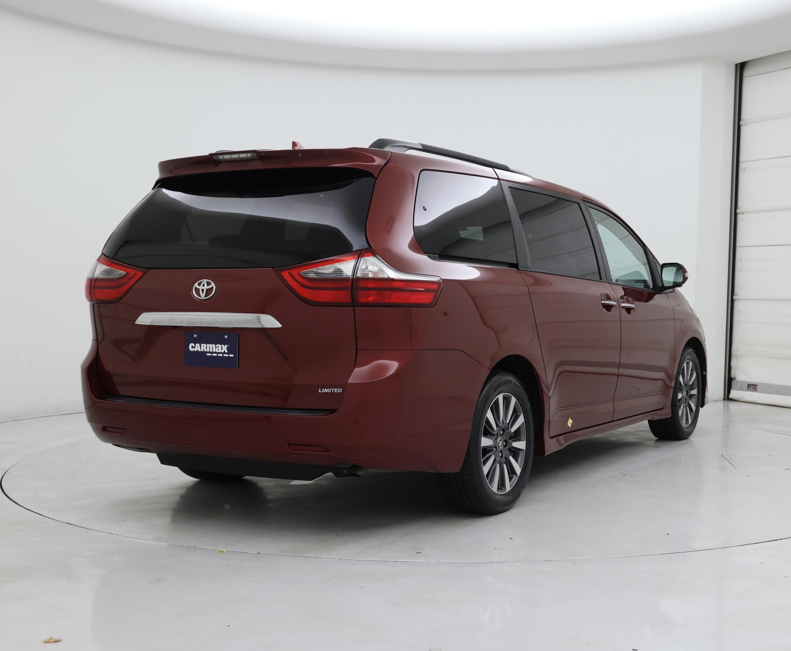 Thumbnail: 2020 Toyota Sienna - 8