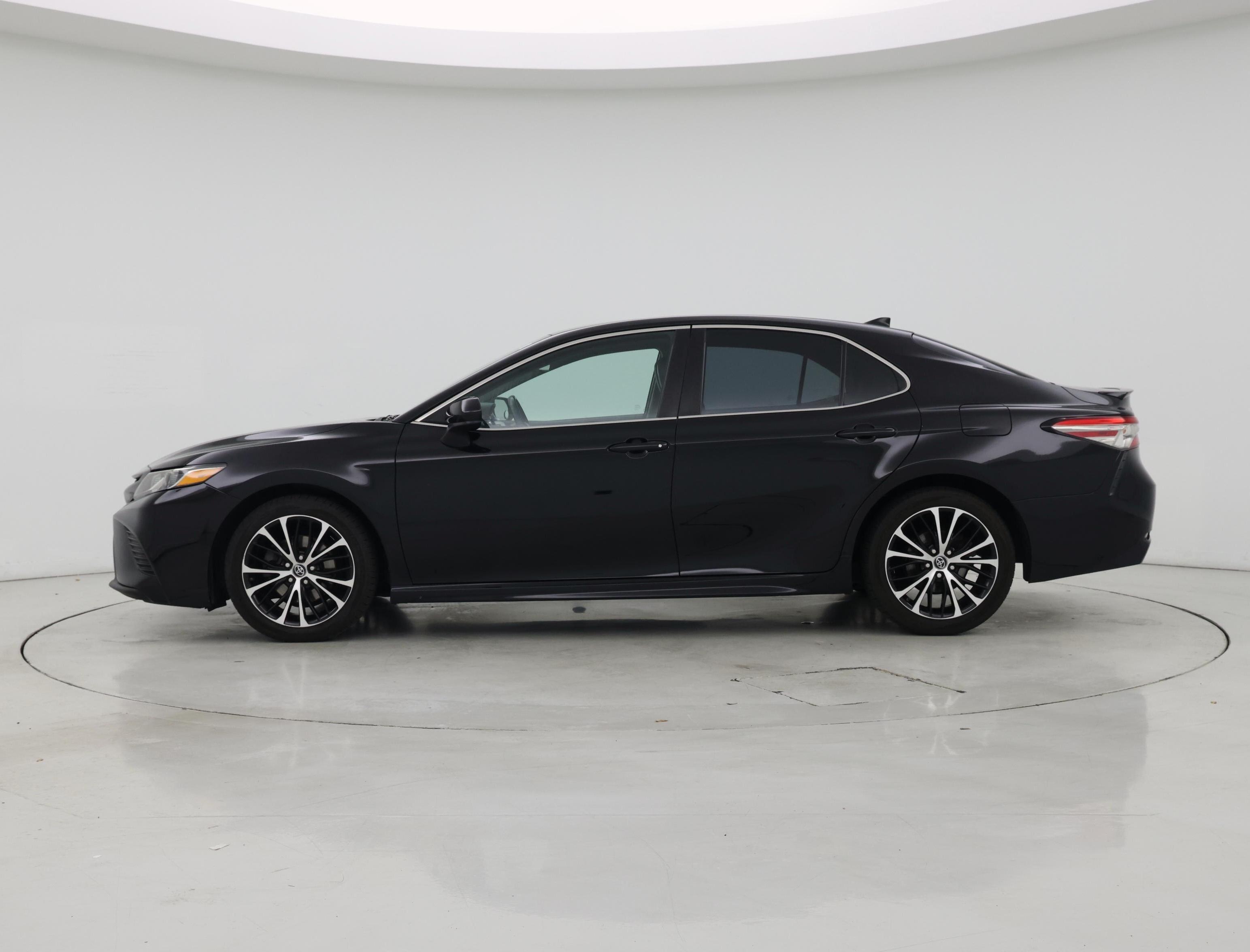 Thumbnail: 2019 Toyota Camry - 3