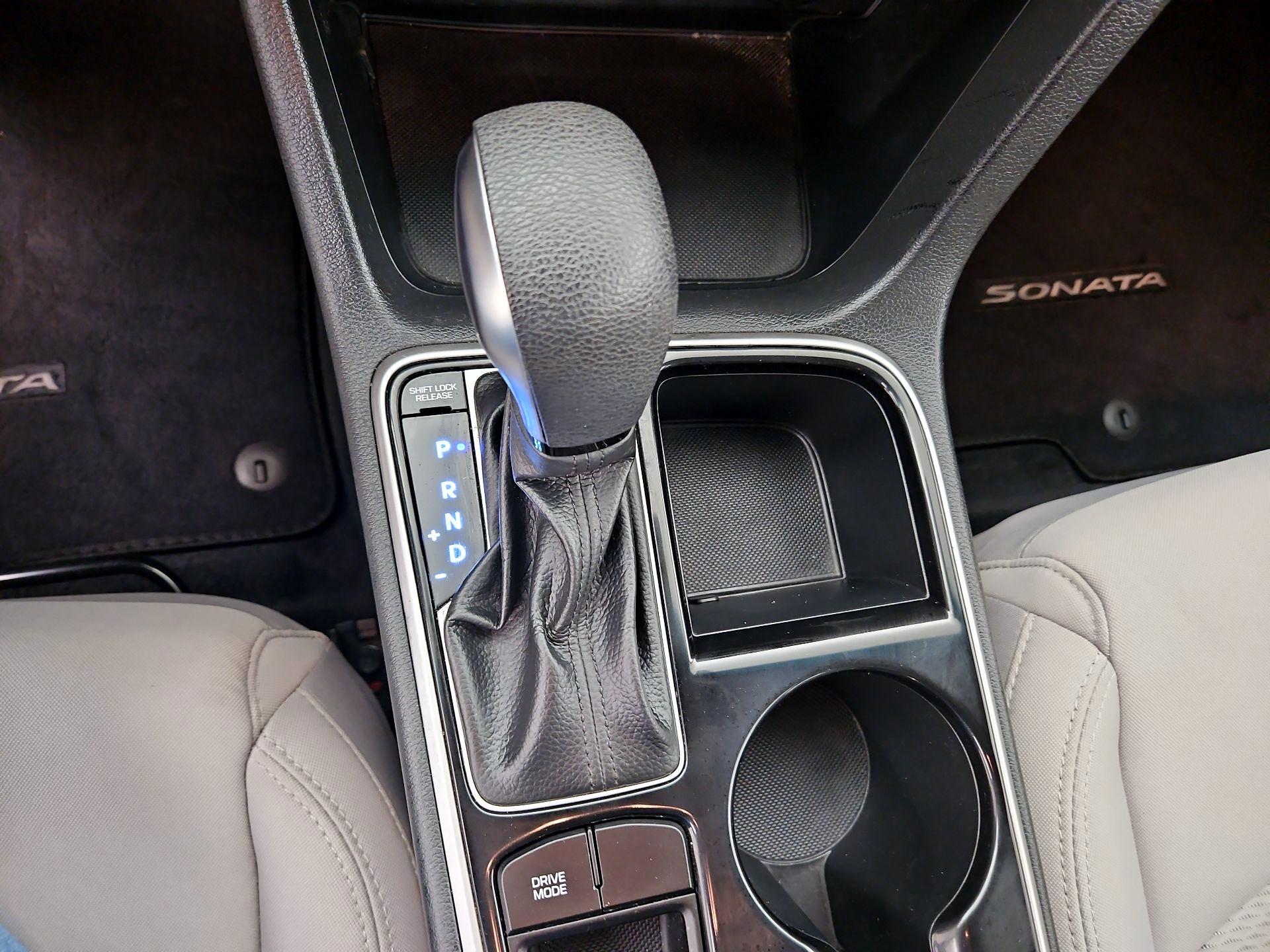 Thumbnail: 2018 Hyundai Sonata - 17