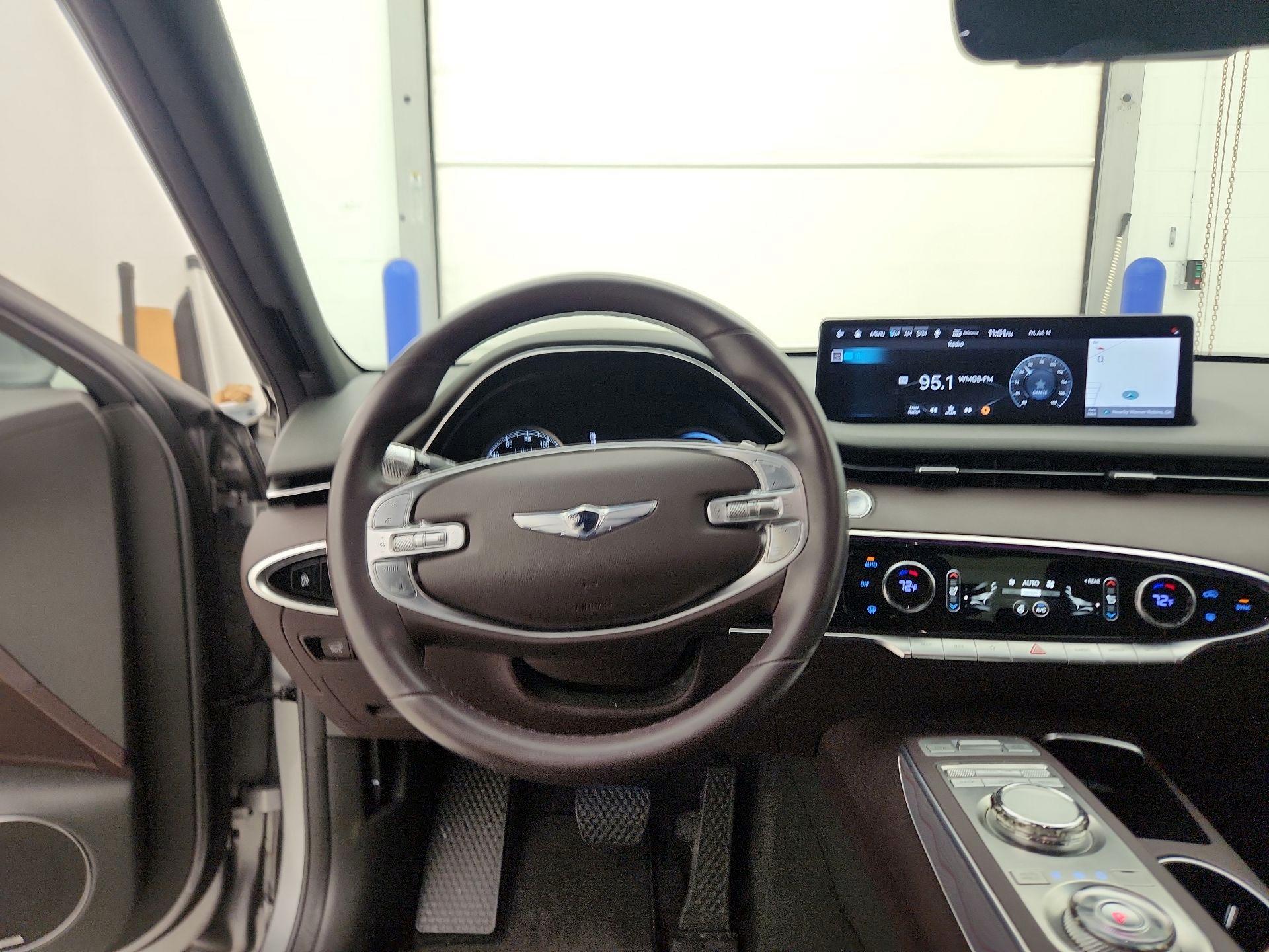 Thumbnail: 2022 Genesis GV70 - 10