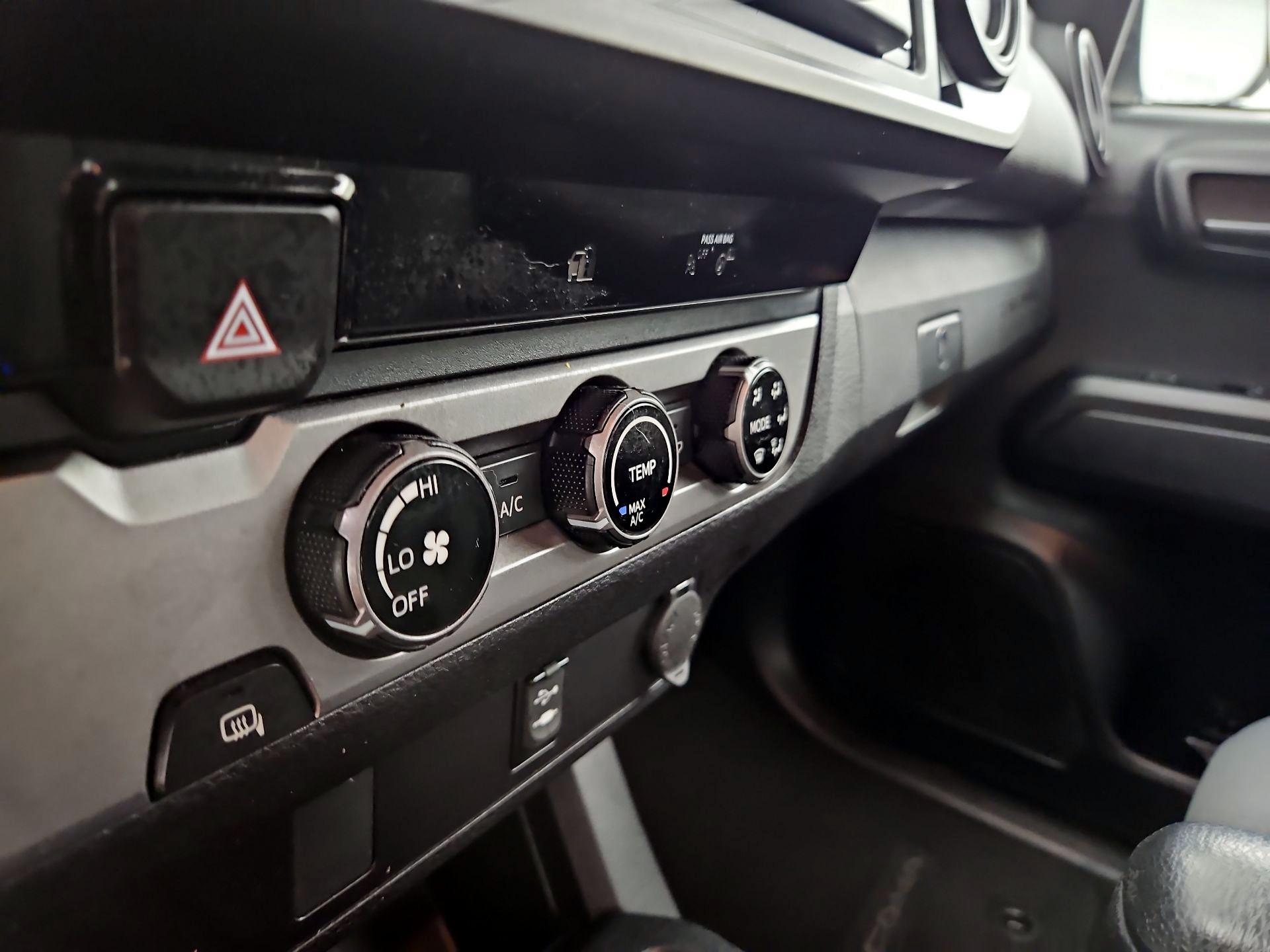 Thumbnail: 2018 Toyota Tacoma - 16