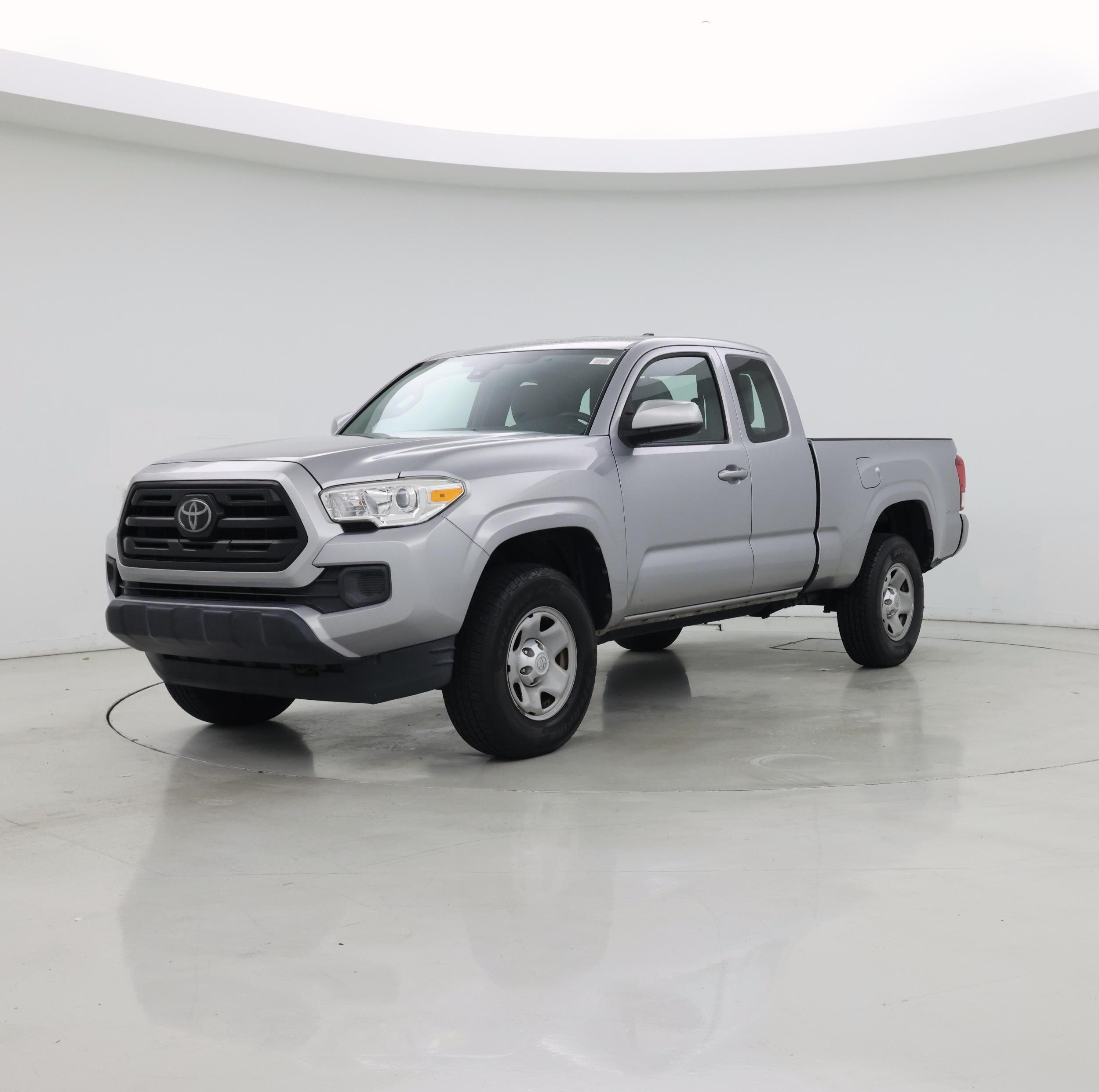 Thumbnail: 2018 Toyota Tacoma - 4