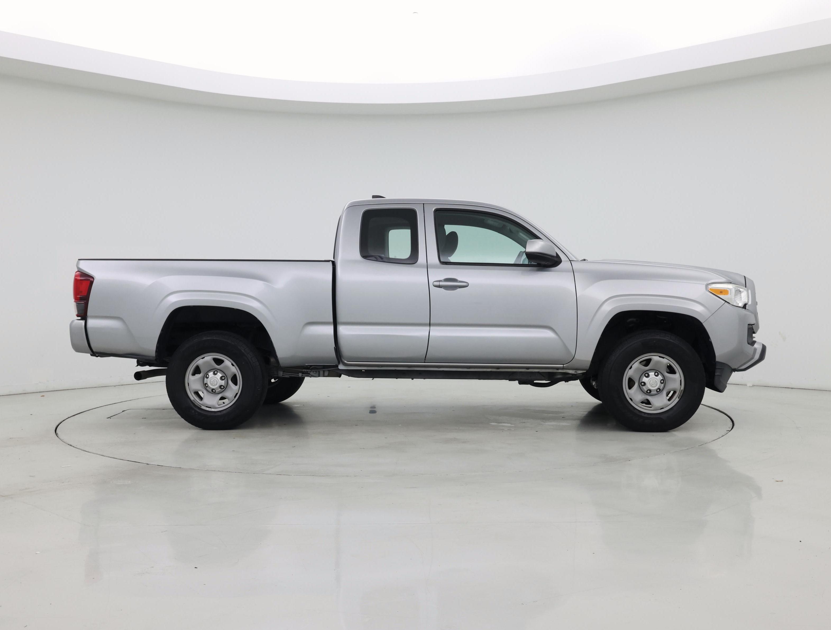 Thumbnail: 2018 Toyota Tacoma - 7