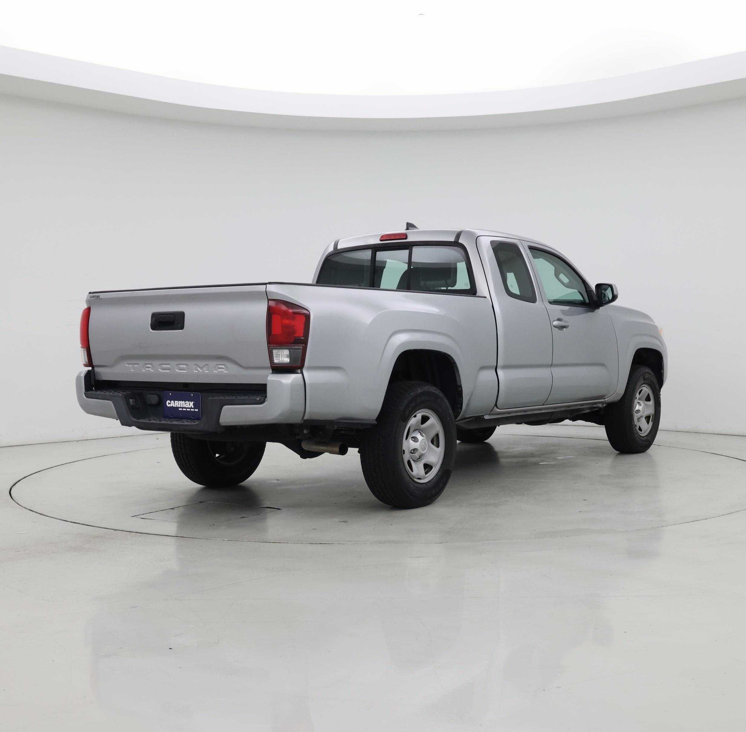 Thumbnail: 2018 Toyota Tacoma - 8