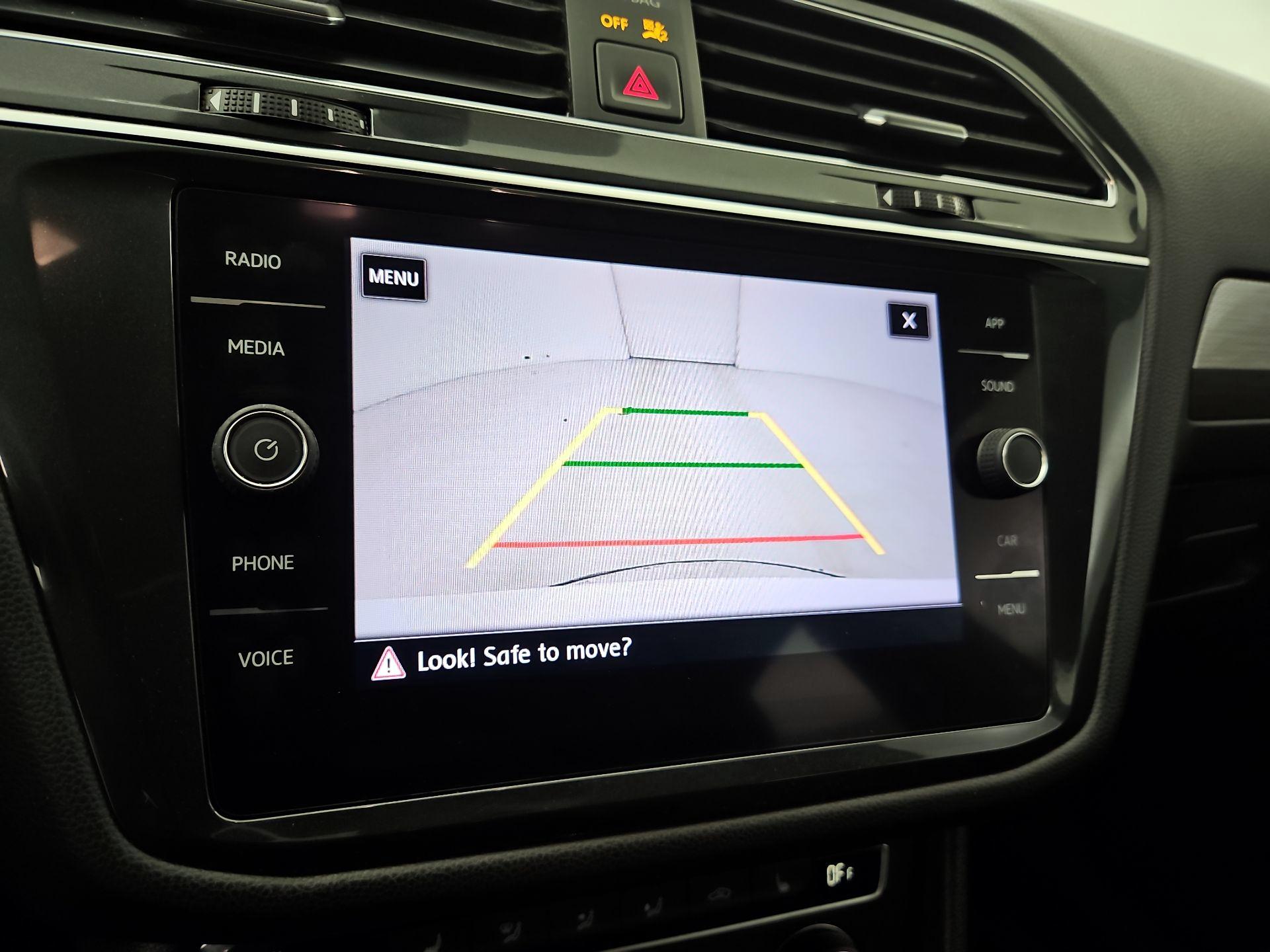 Thumbnail: 2020 Volkswagen Tiguan - 14