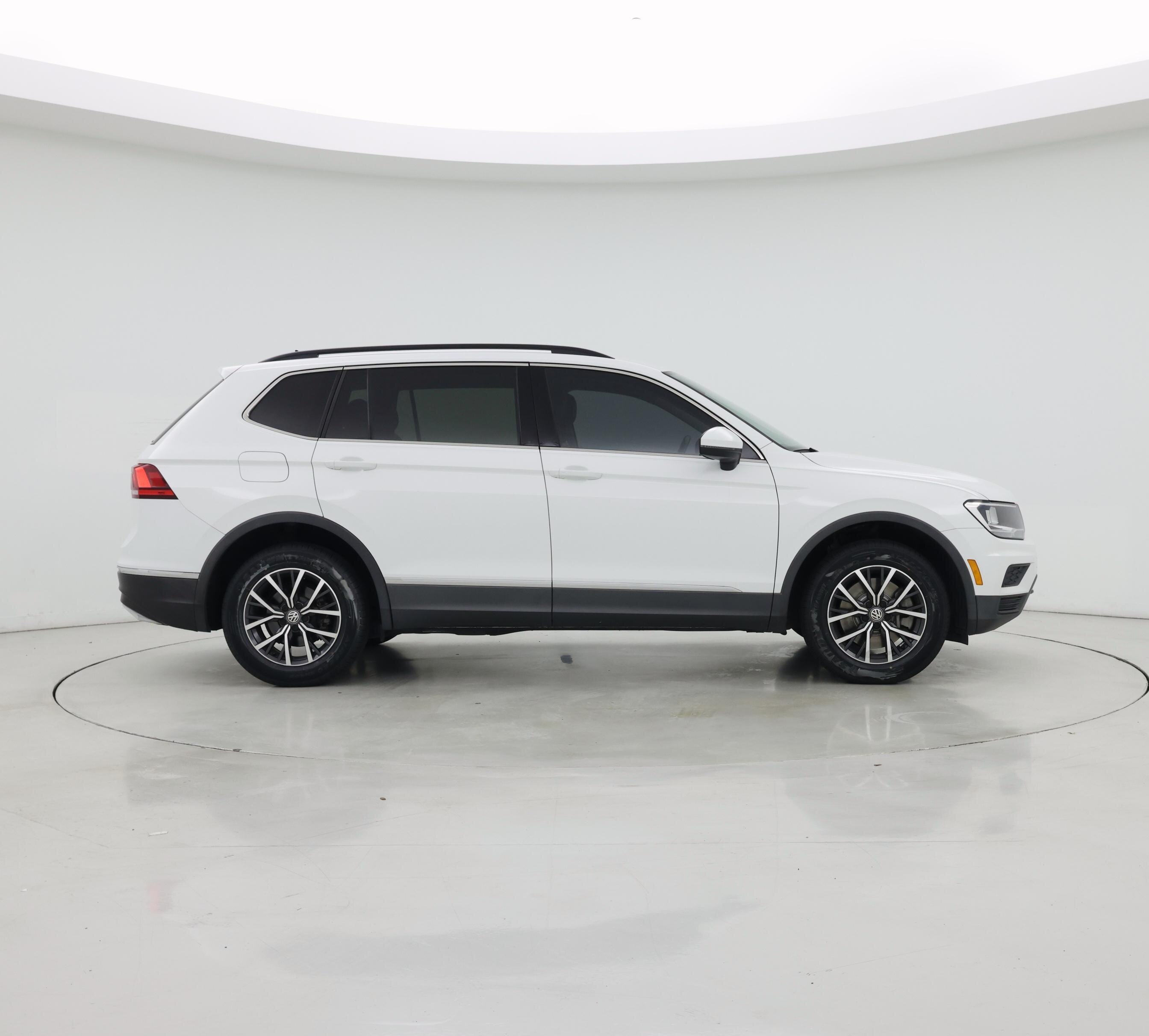 Thumbnail: 2020 Volkswagen Tiguan - 7