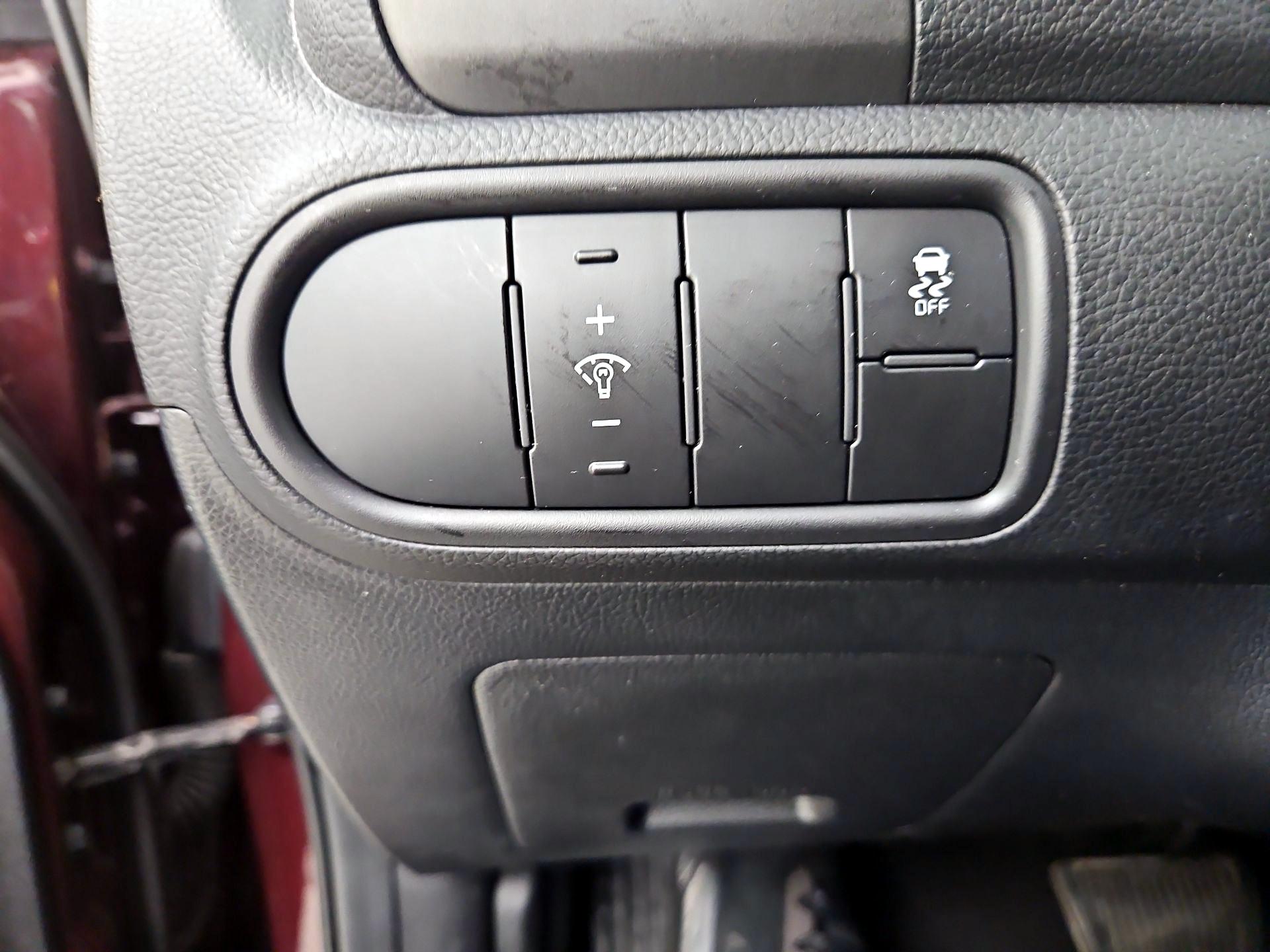 Thumbnail: 2018 Kia Forte - 13