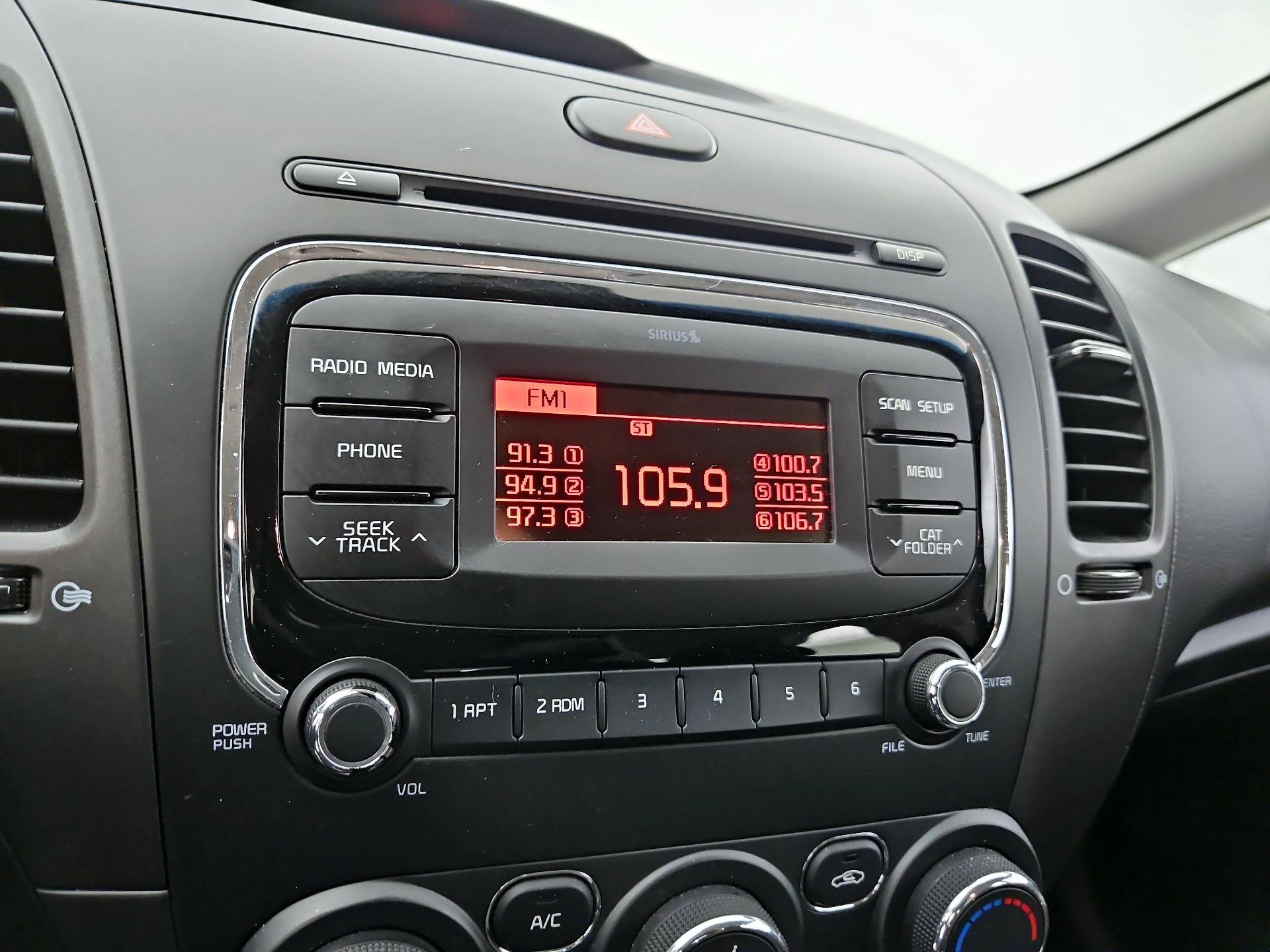 Thumbnail: 2018 Kia Forte - 14