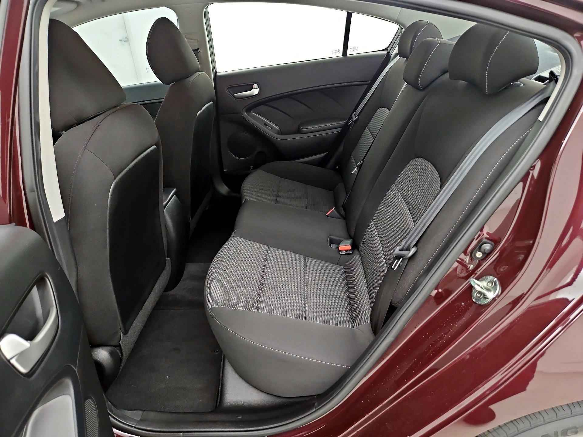 Thumbnail: 2018 Kia Forte - 18