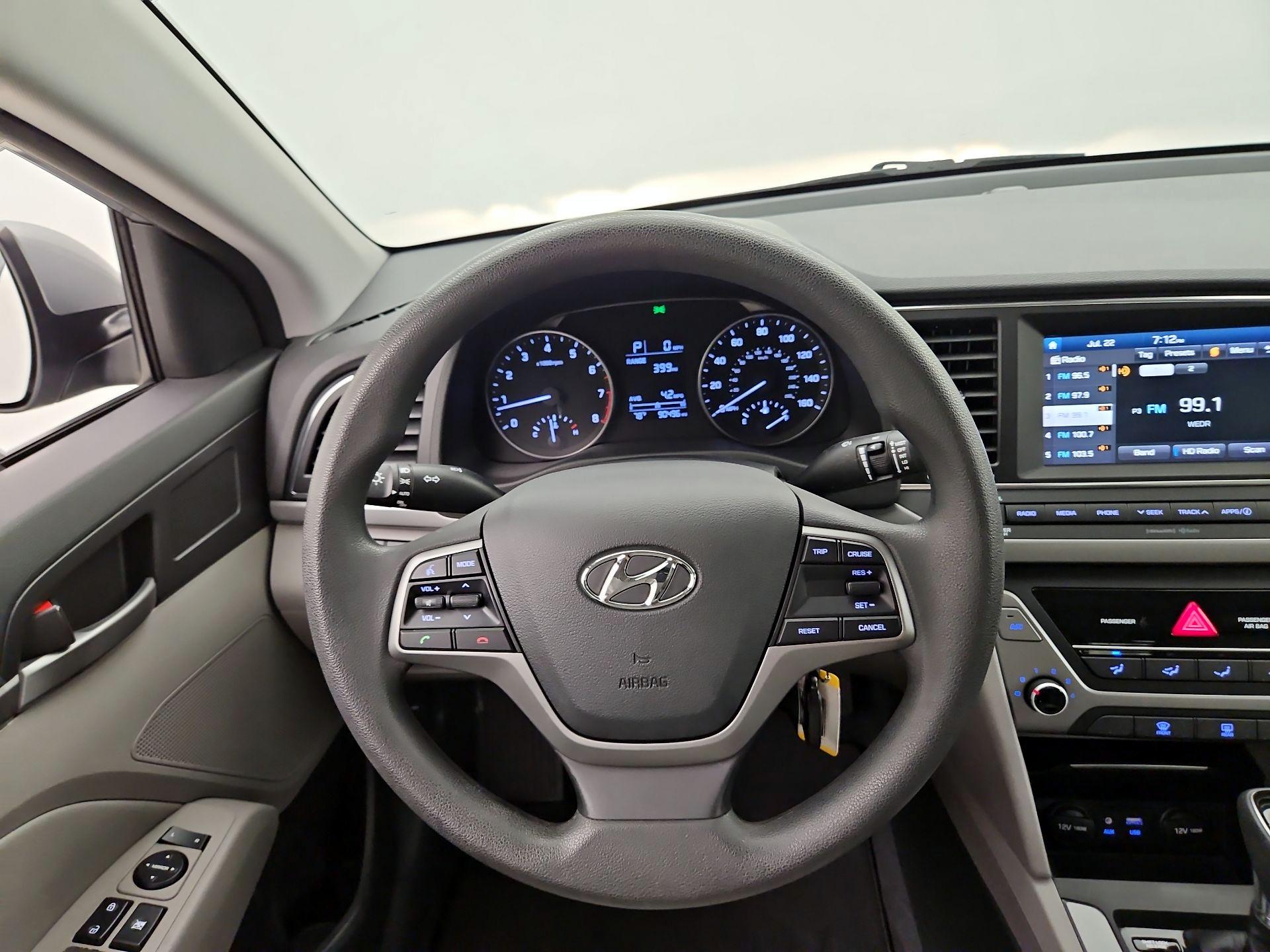 Thumbnail: 2017 Hyundai Elantra - 10