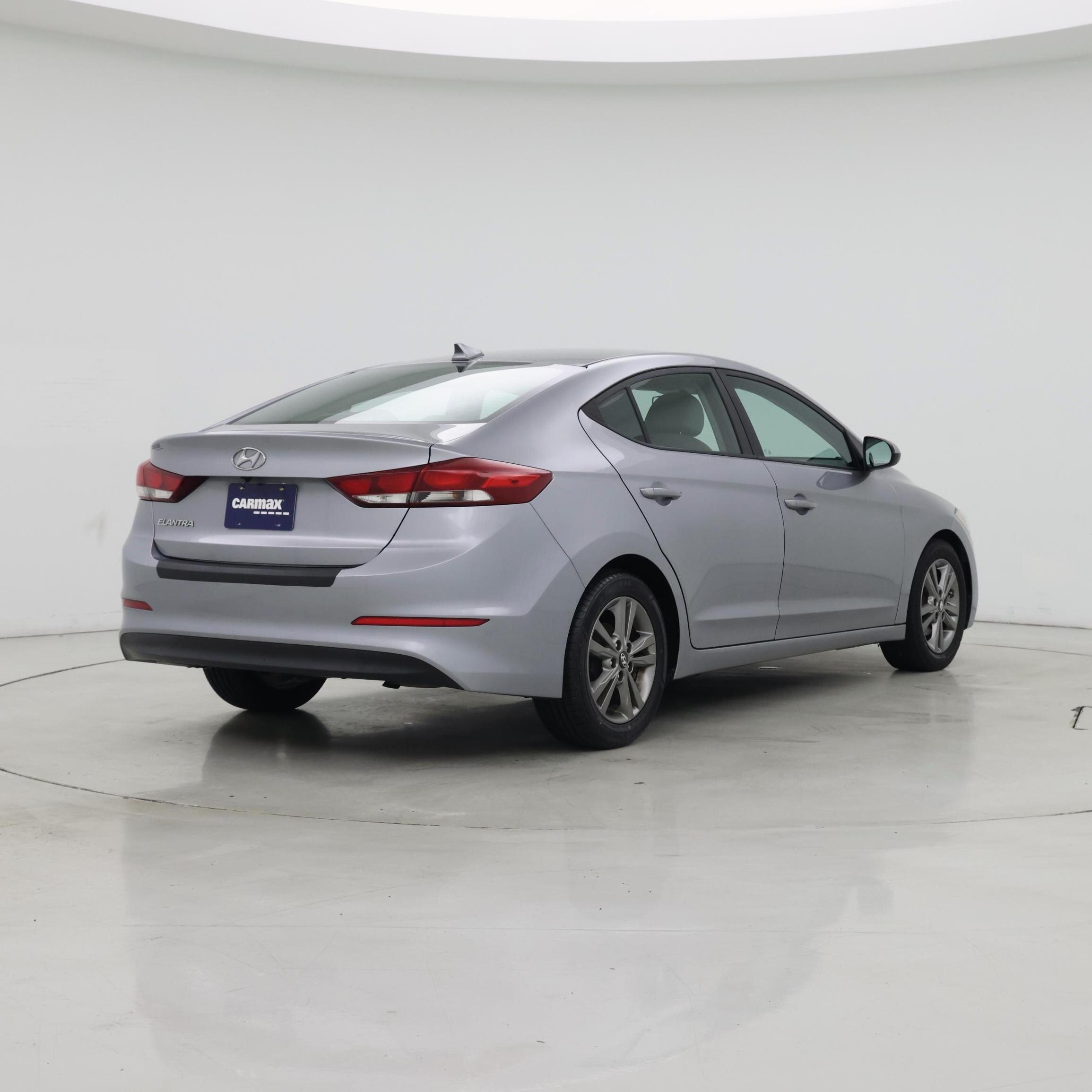 Thumbnail: 2017 Hyundai Elantra - 8