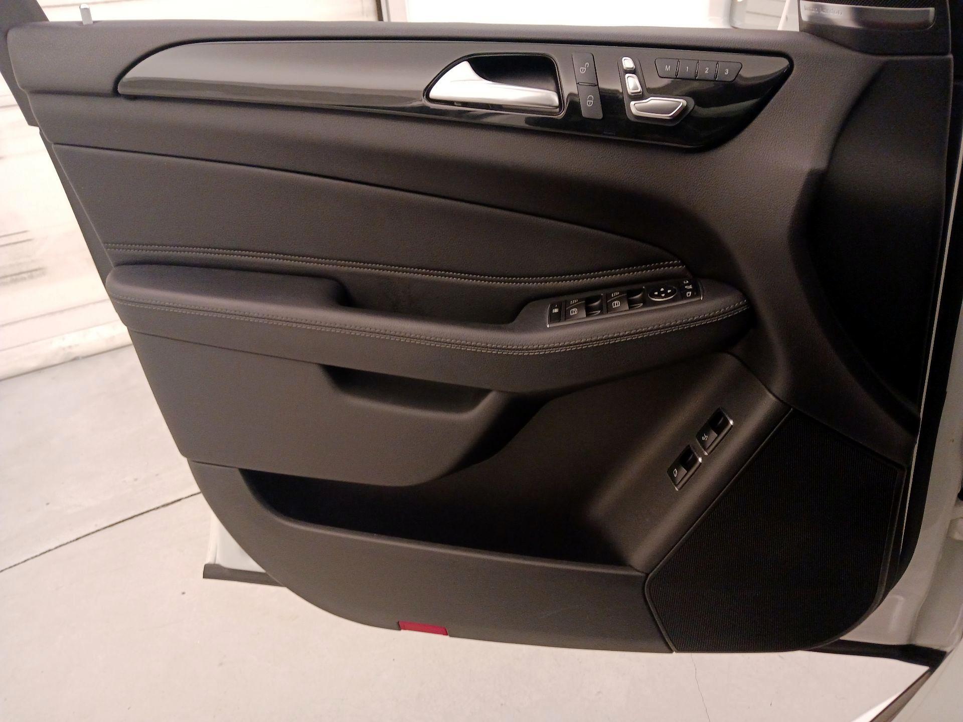 Thumbnail: 2019 Mercedes-Benz GLS - 12