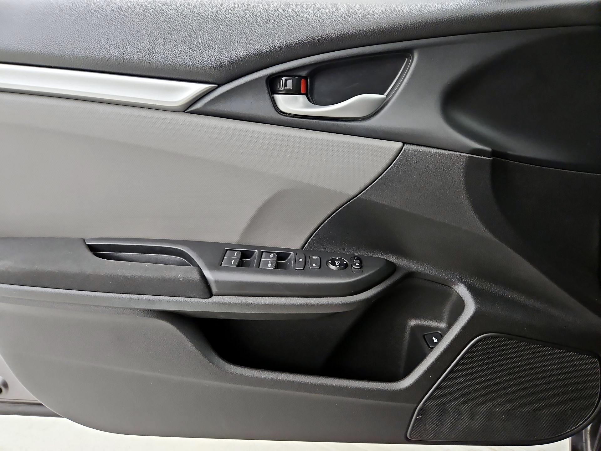 Thumbnail: 2017 Honda Civic - 12