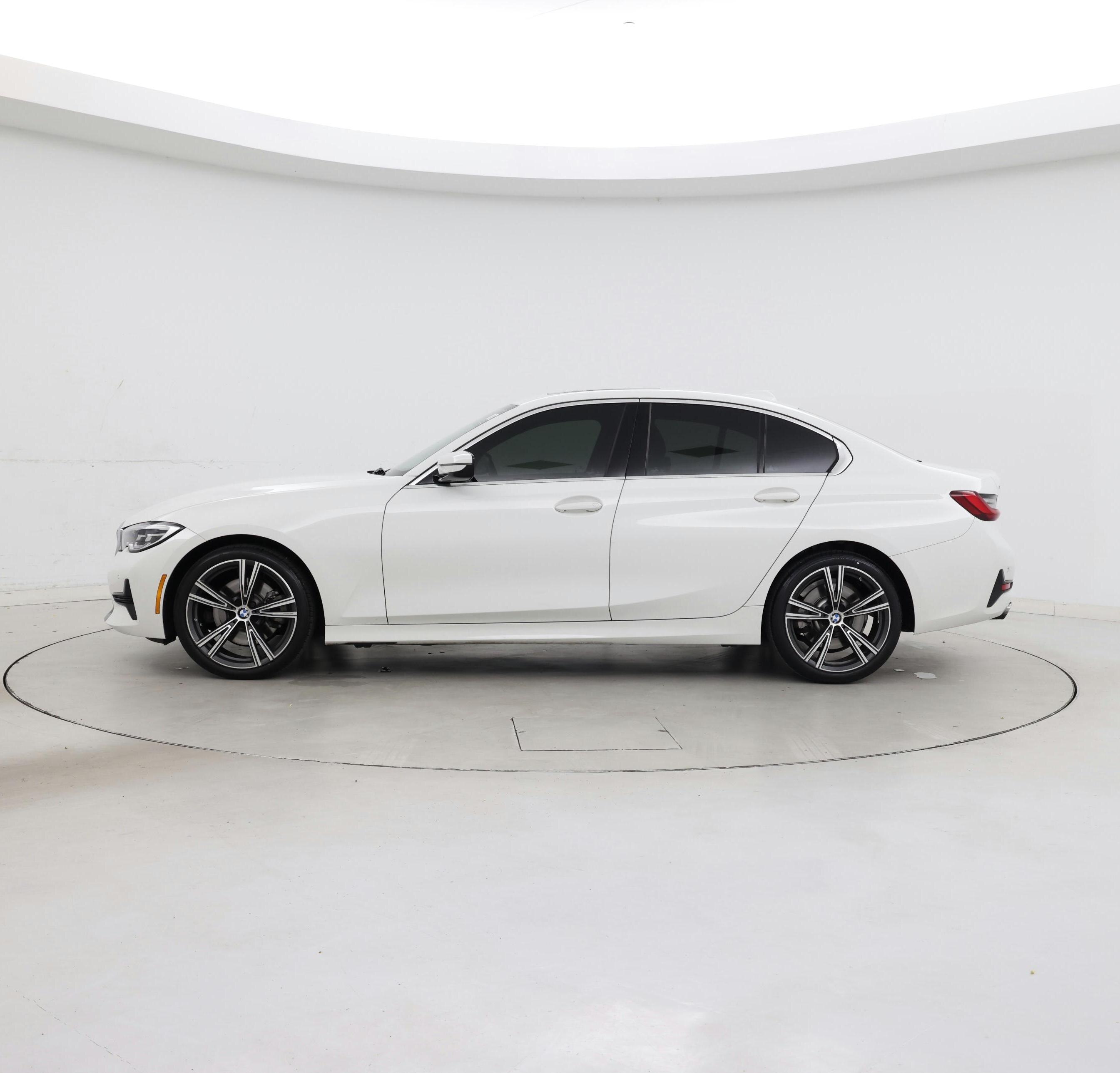 Thumbnail: 2022 BMW 3 Series - 3