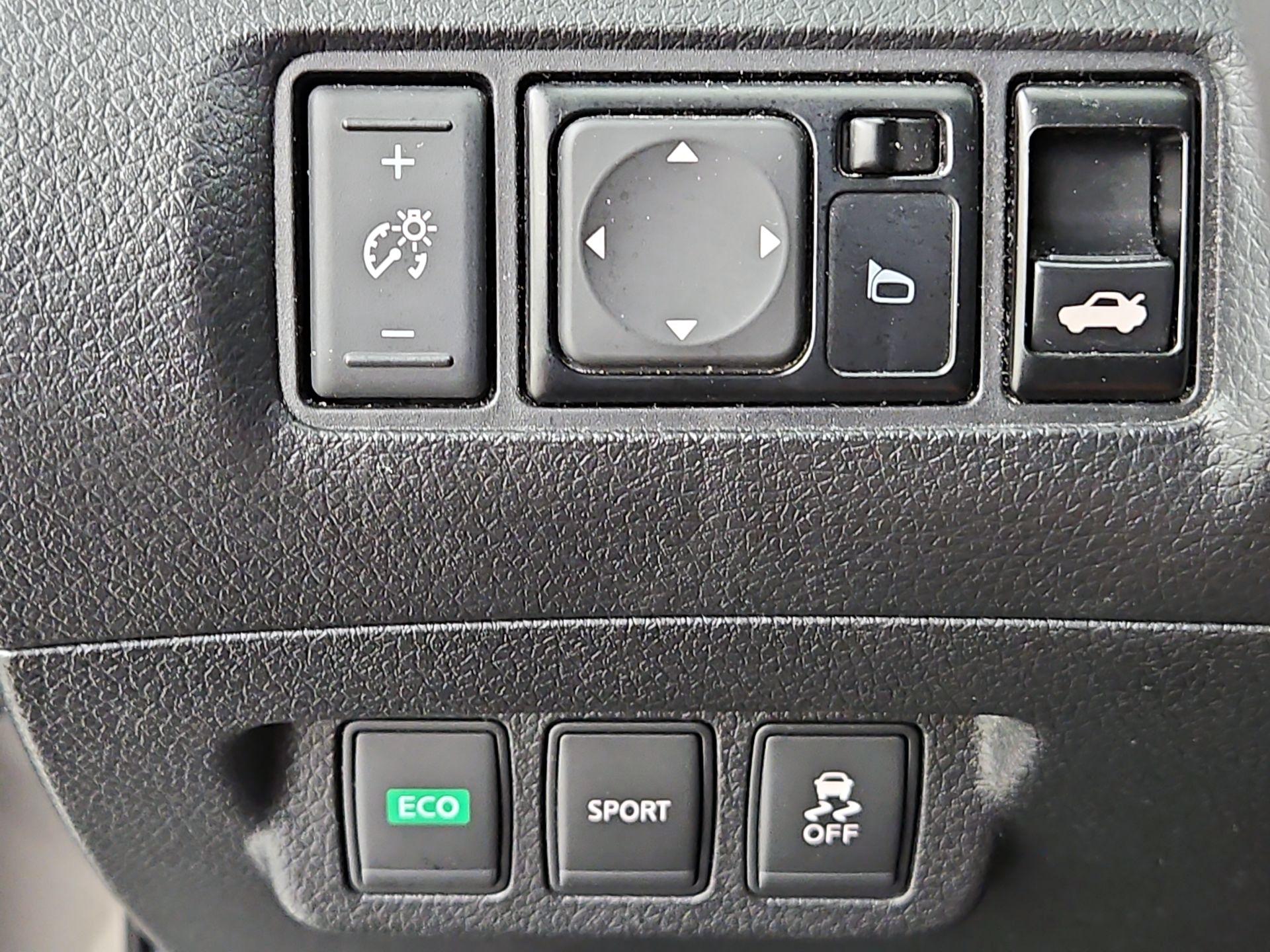 Thumbnail: 2016 Nissan Sentra - 13