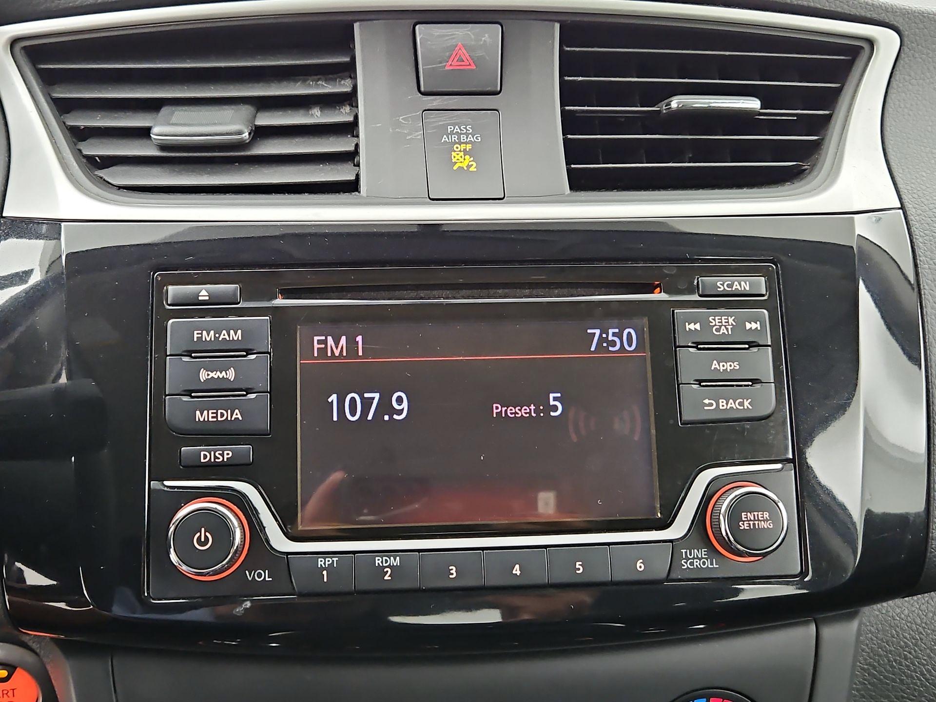 Thumbnail: 2016 Nissan Sentra - 15