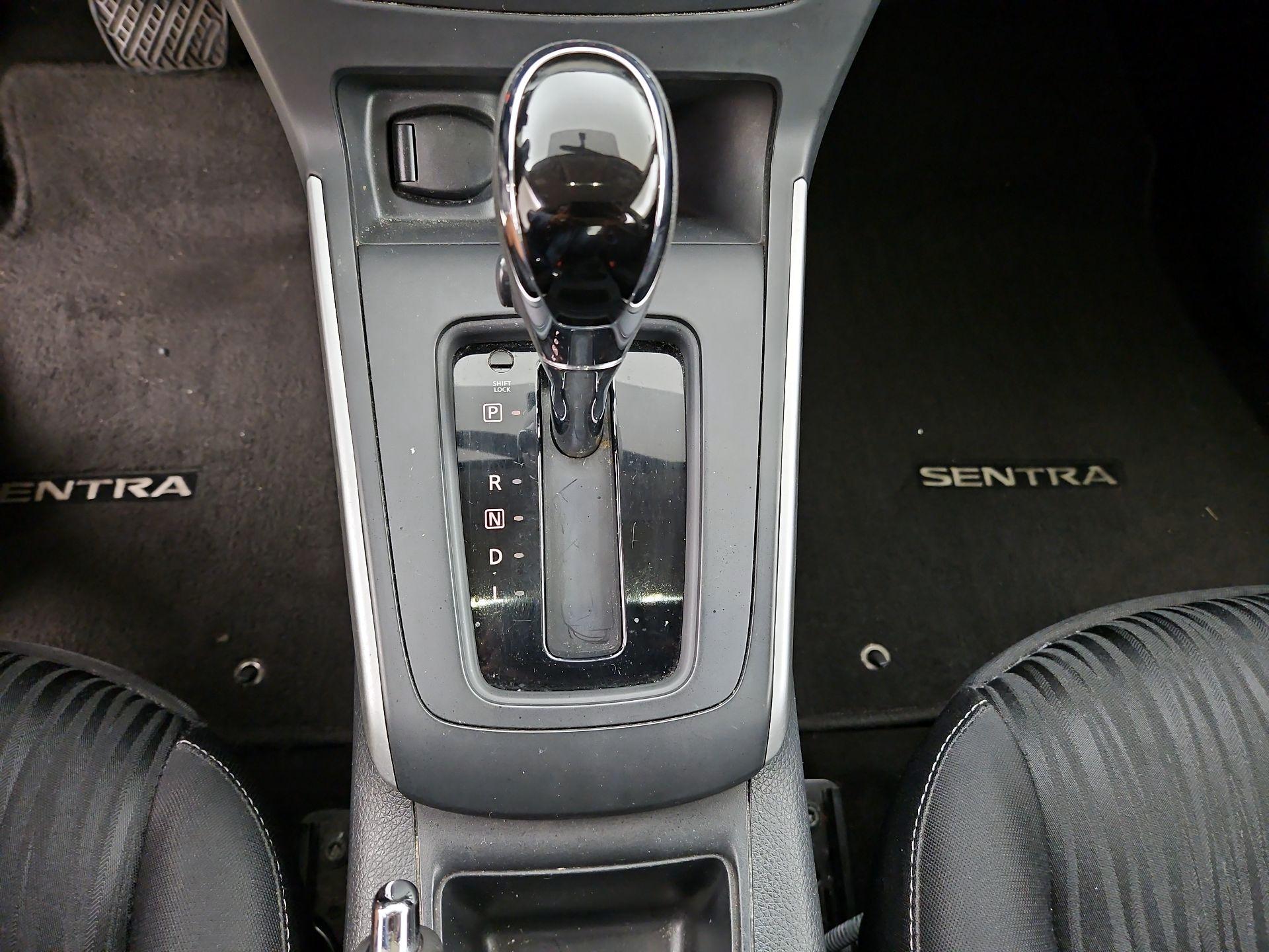 Thumbnail: 2016 Nissan Sentra - 17