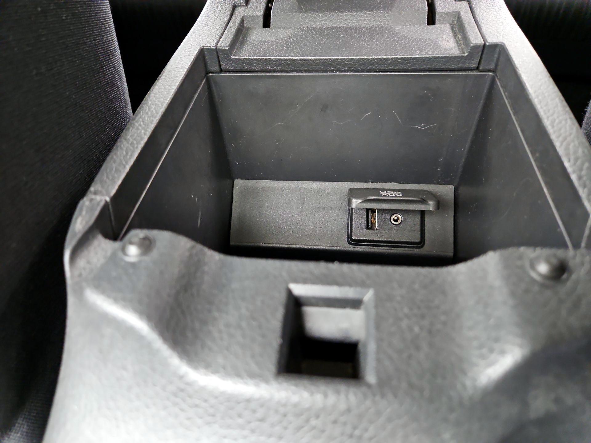 Thumbnail: 2016 Nissan Sentra - 18