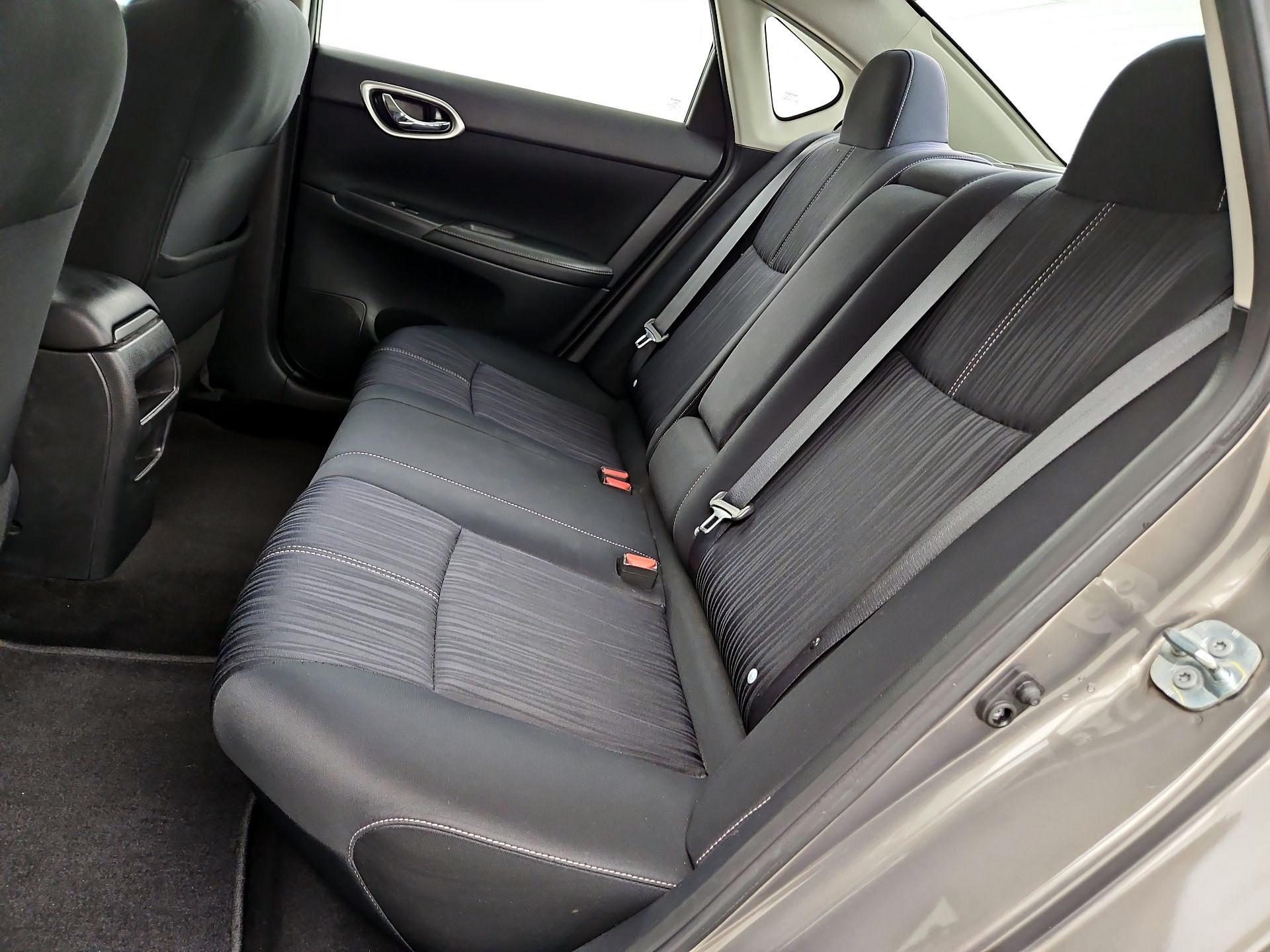 Thumbnail: 2016 Nissan Sentra - 19