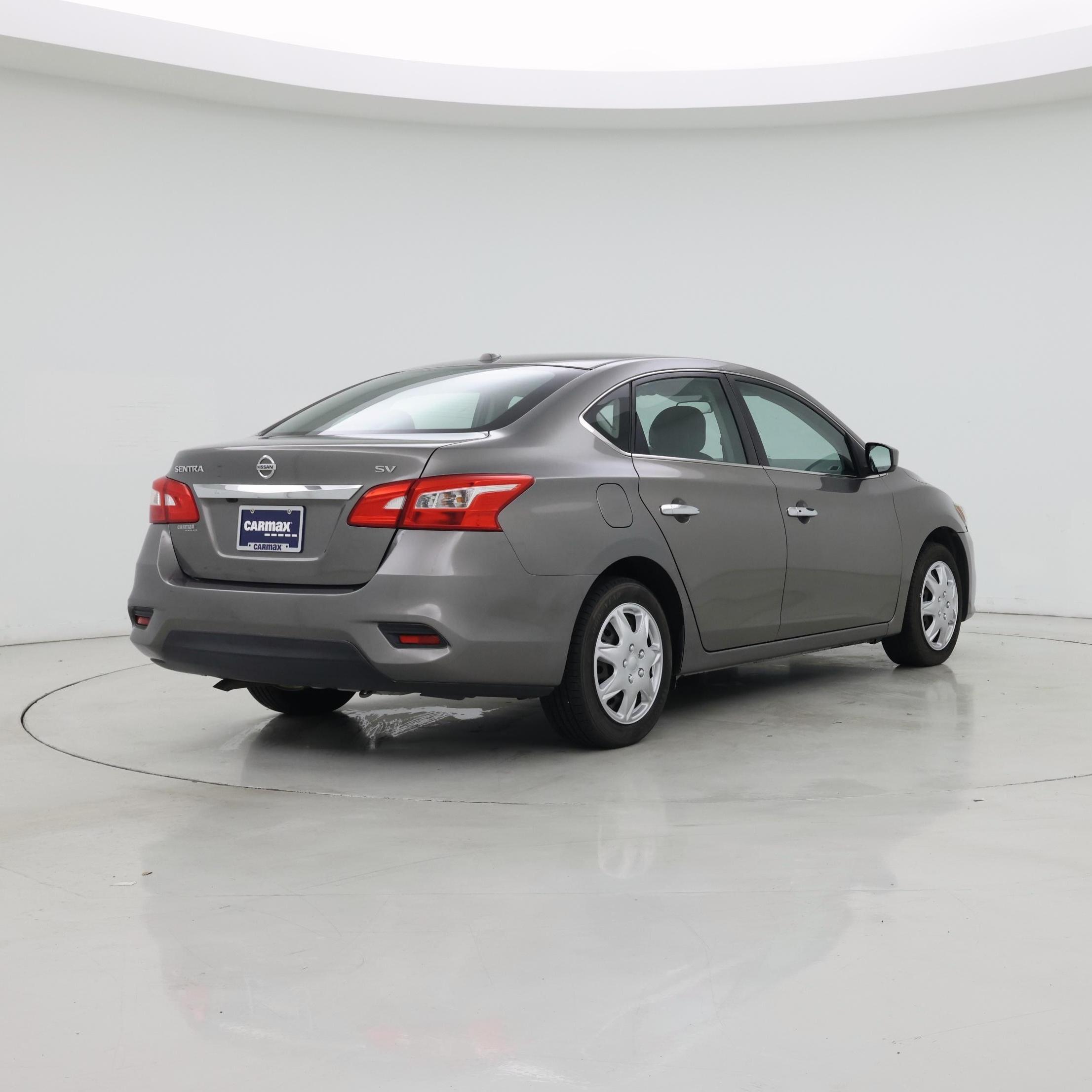 Thumbnail: 2016 Nissan Sentra - 8