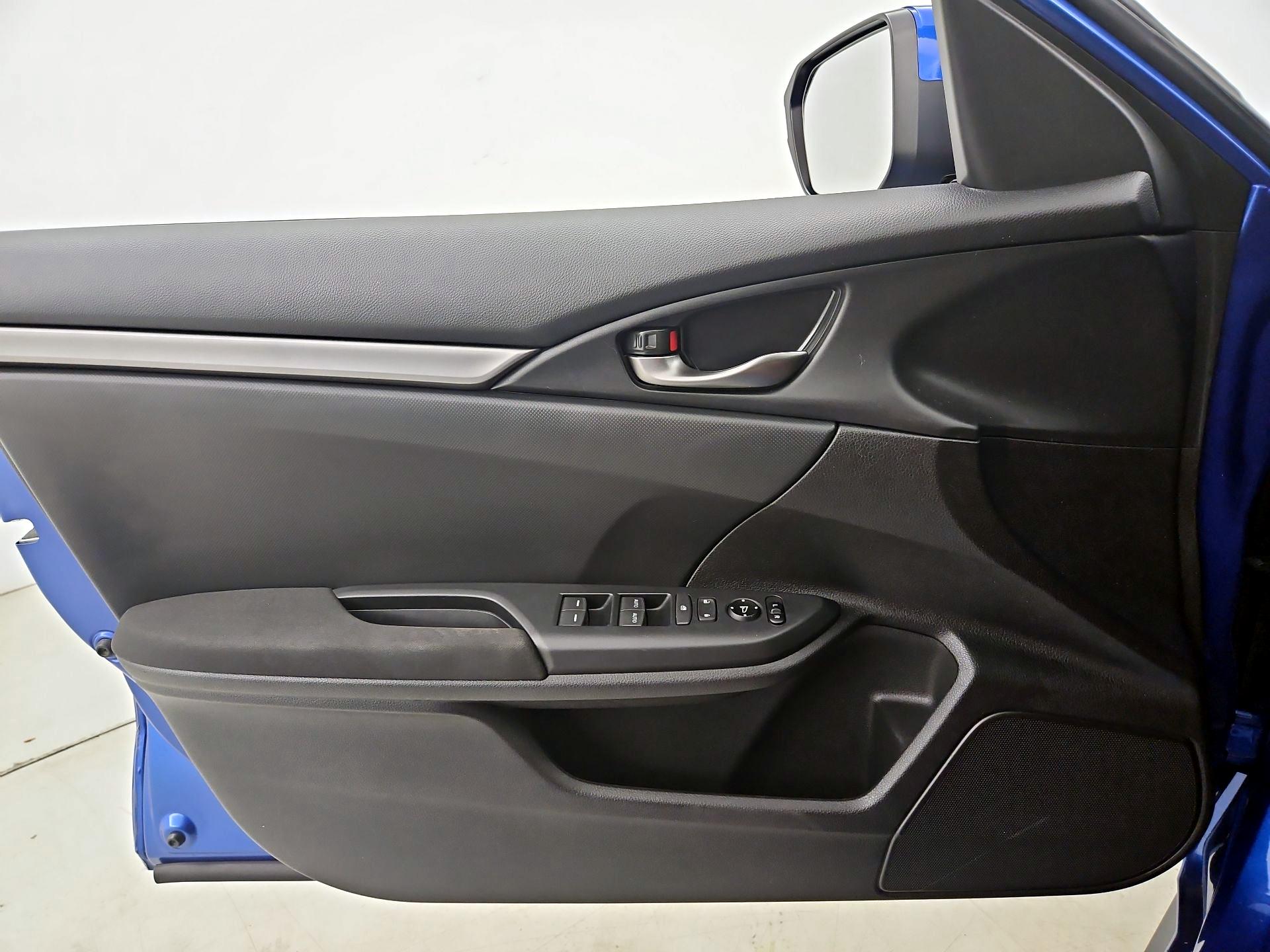 Thumbnail: 2017 Honda Civic - 12